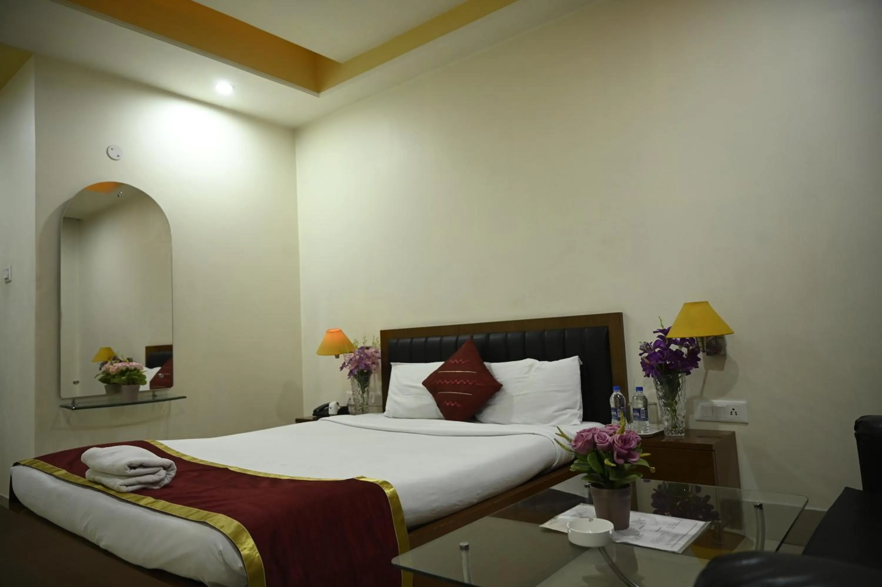 Bedroom, Bed in Hotel Dooars Mountain