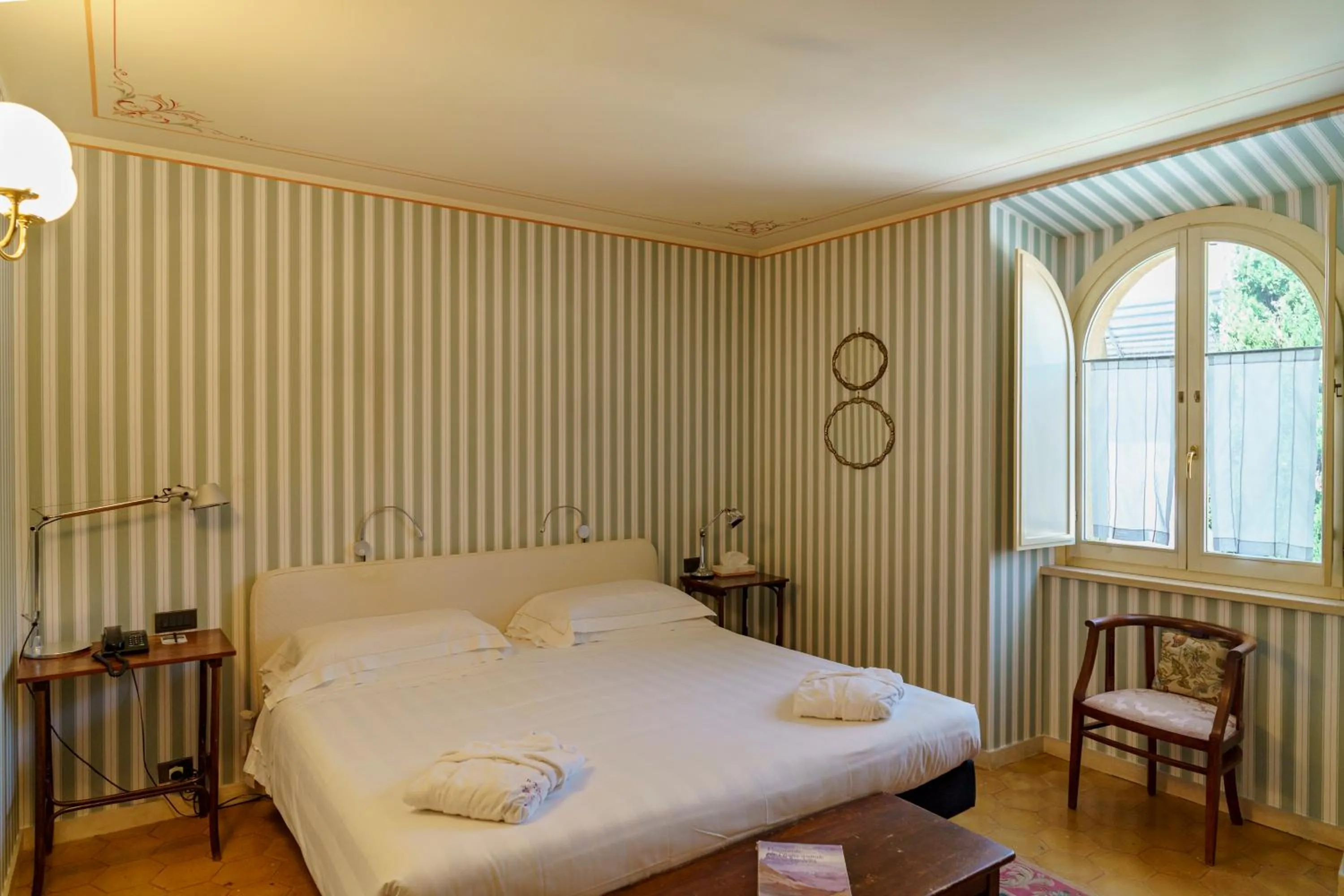 Bed in Hotel San Luca