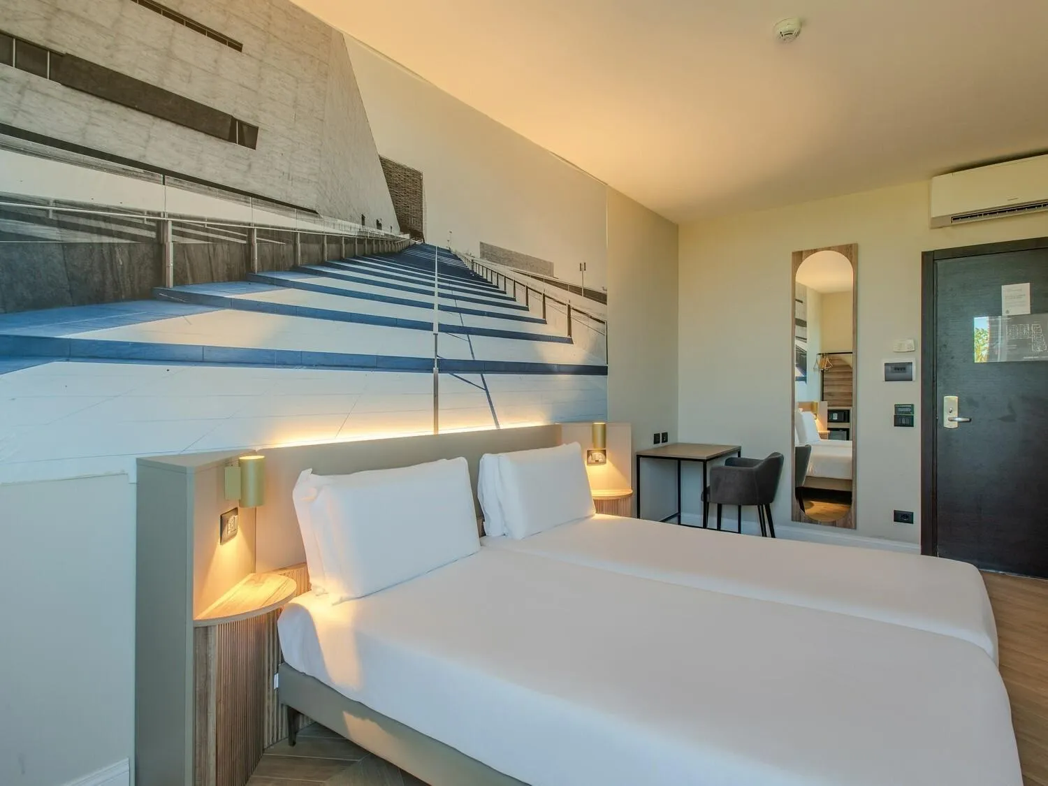 Photo of the whole room, Bed in B&B Hotel Firenze City Center