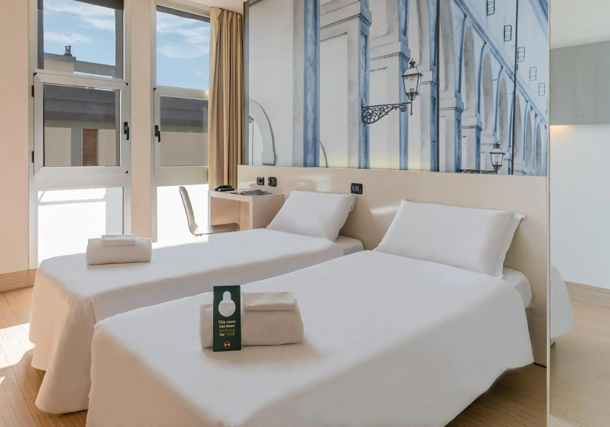 Twin Room in B&B Hotel Firenze City Center Twin Room in B&B Hotel Firenze City Center