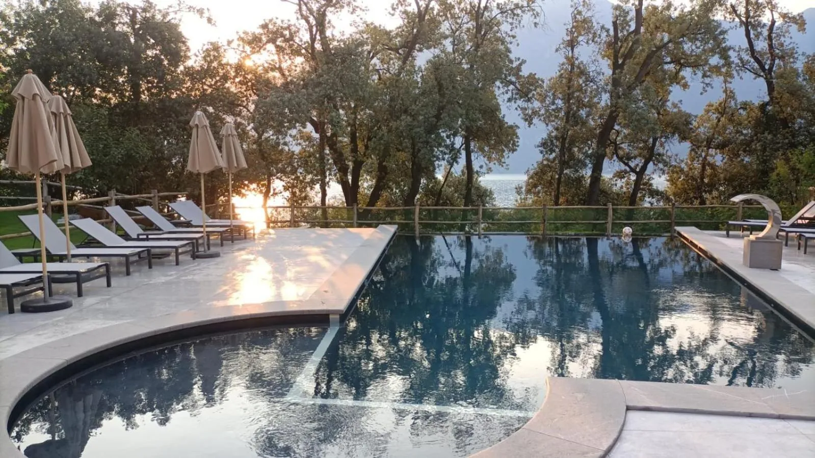 Swimming pool in Sibenbras Natural Aparthotel