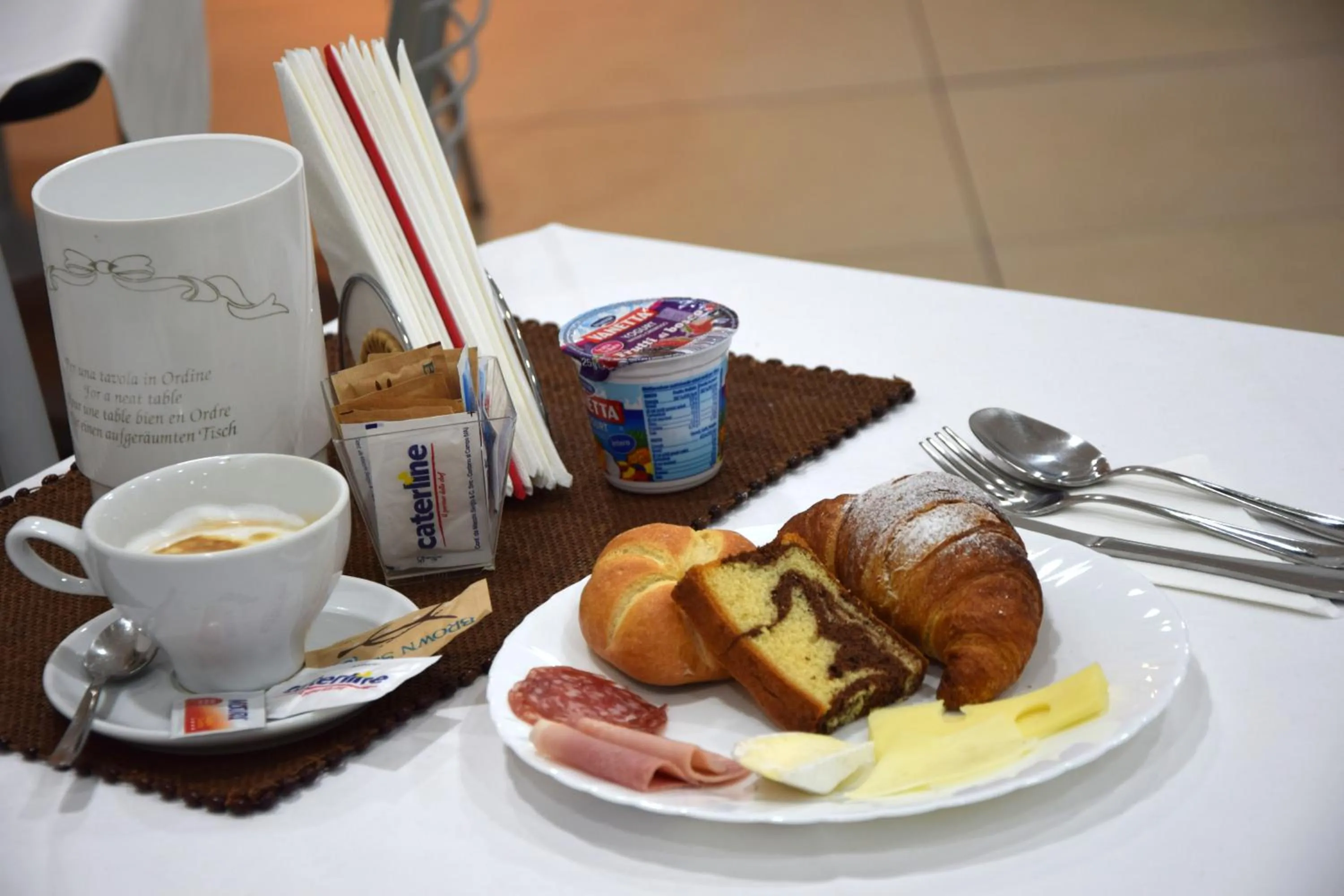 Buffet breakfast in Hotel Losanna