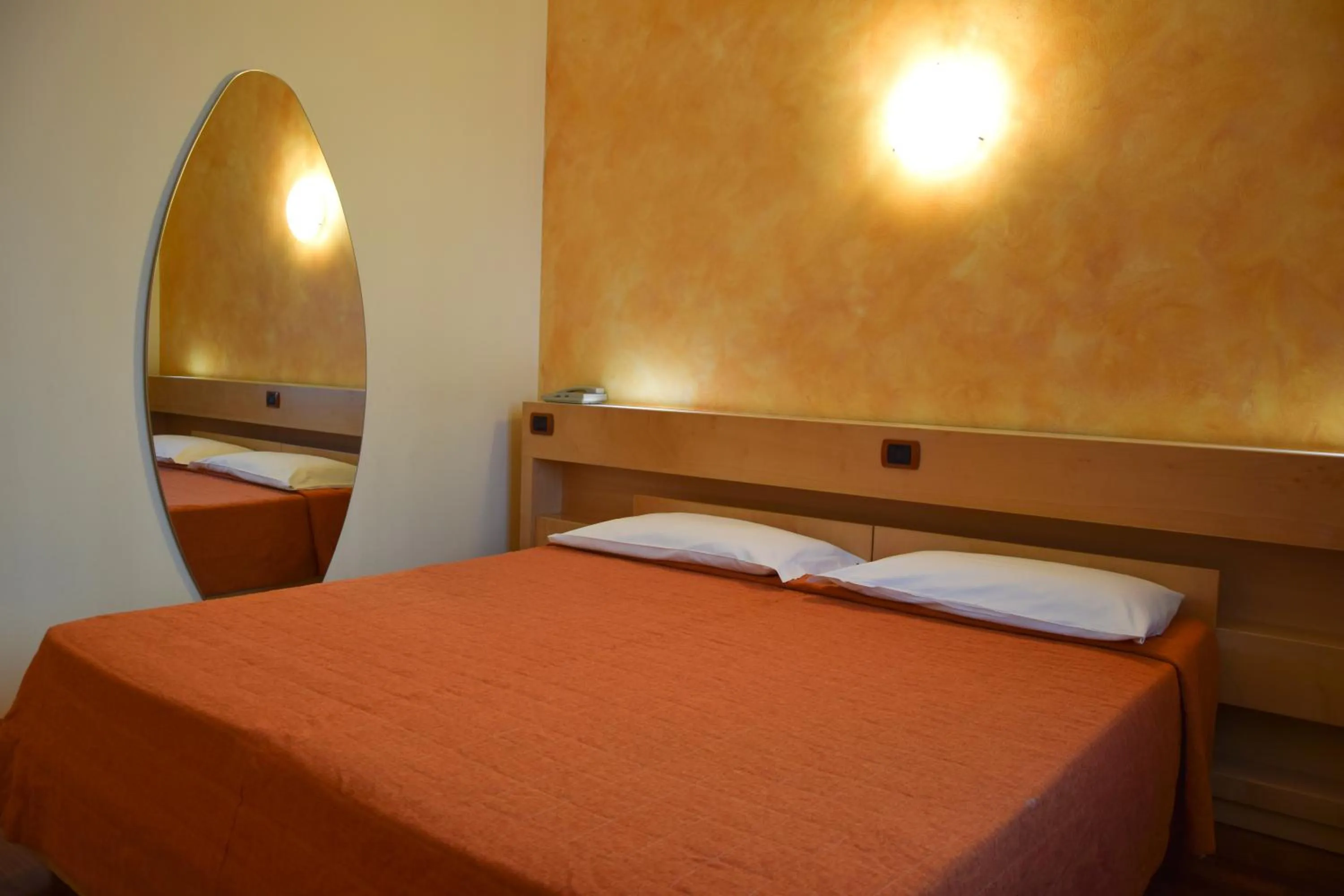 Photo of the whole room, Bed in Hotel Losanna