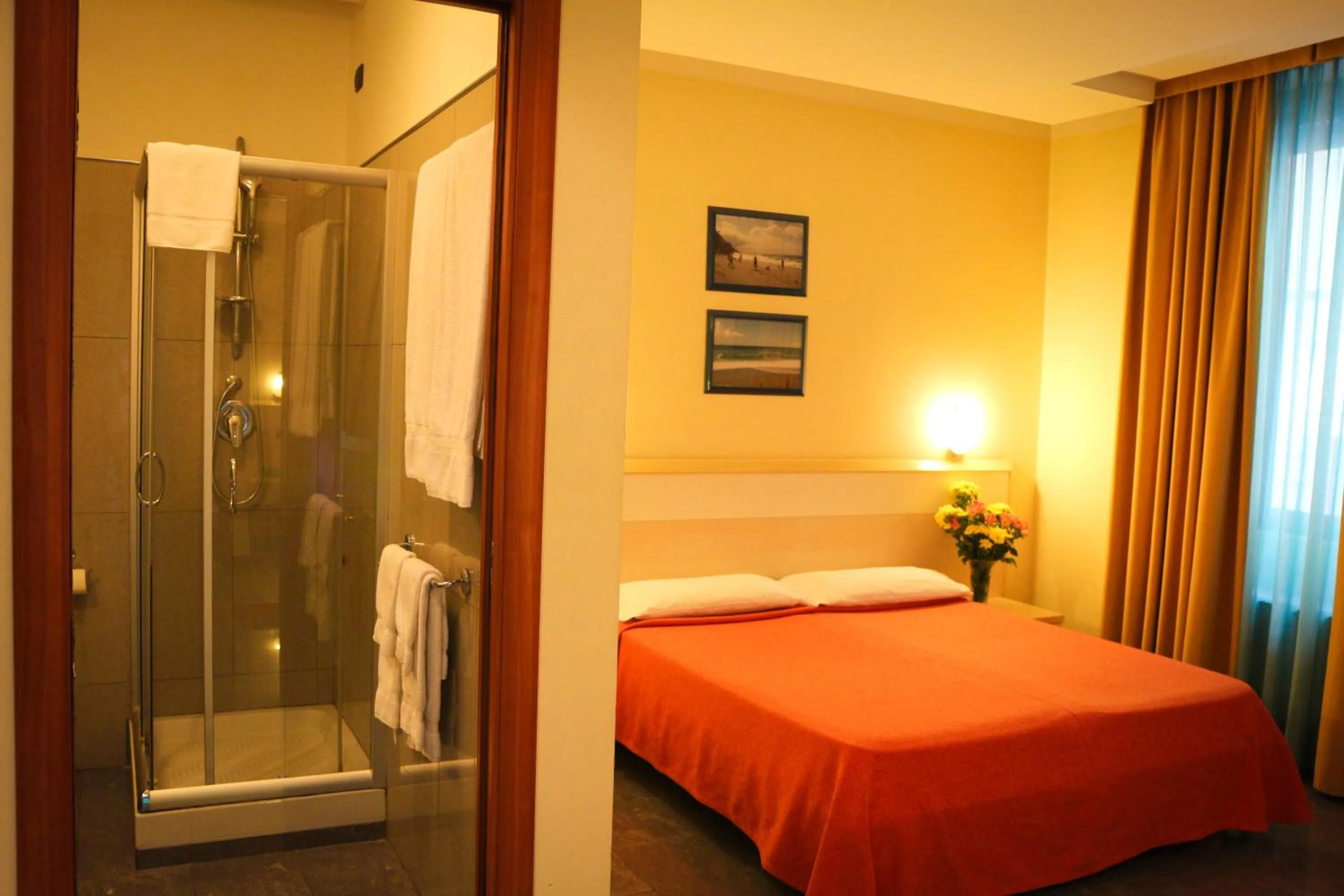 Photo of the whole room, Bed in Hotel Losanna