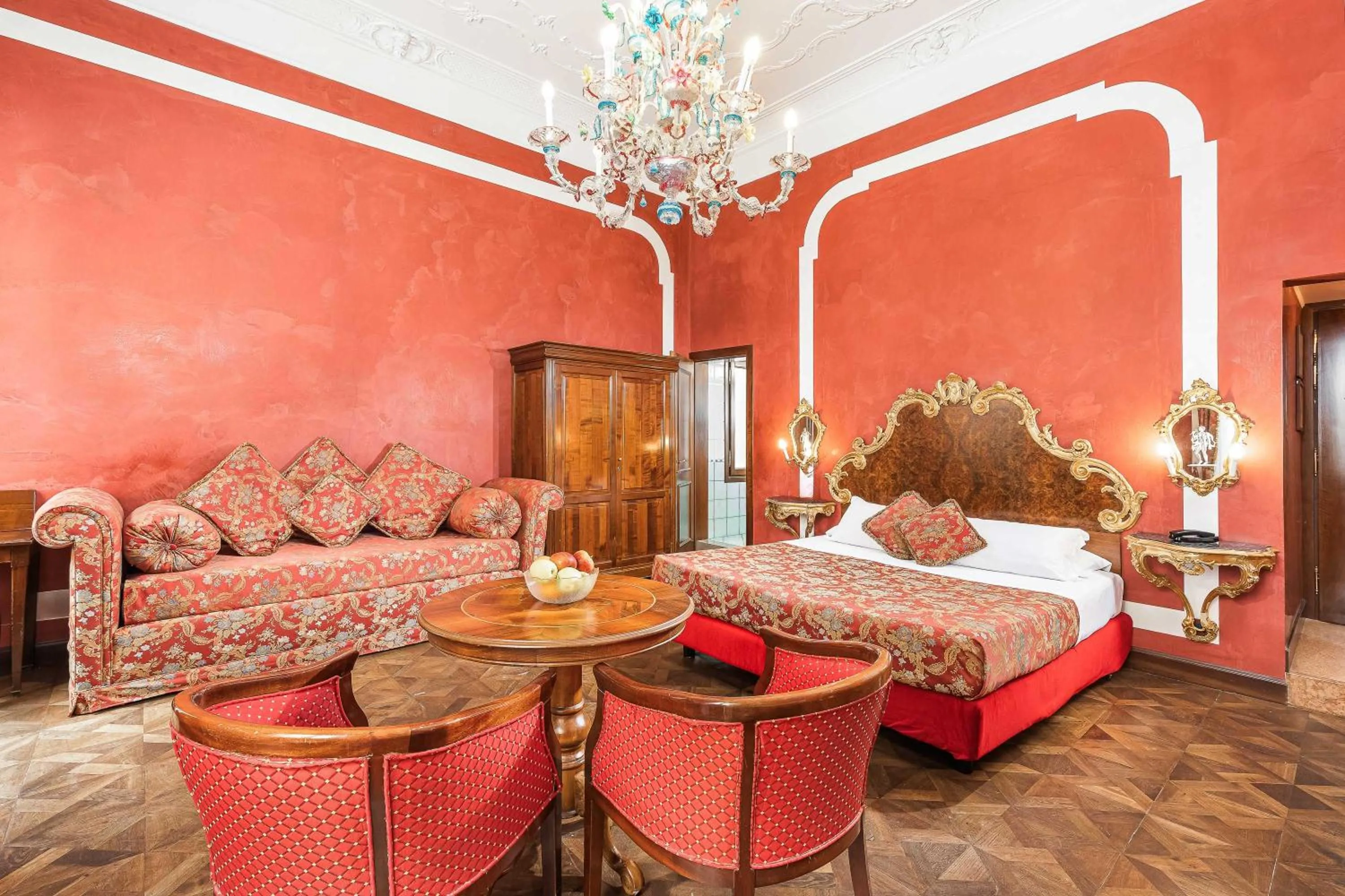 Bed in Hotel San Moisè