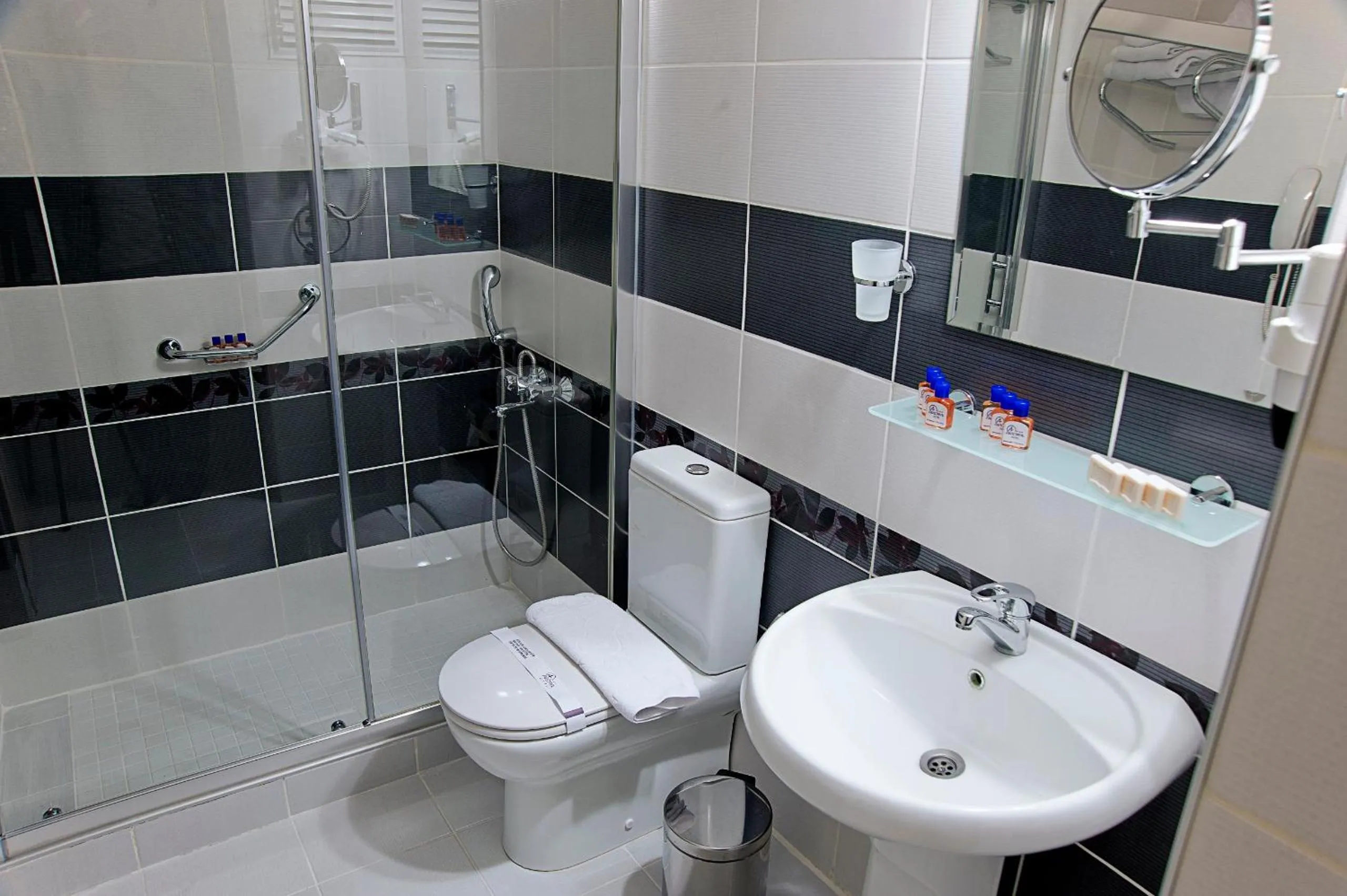 Bathroom in Avlonya Hotel