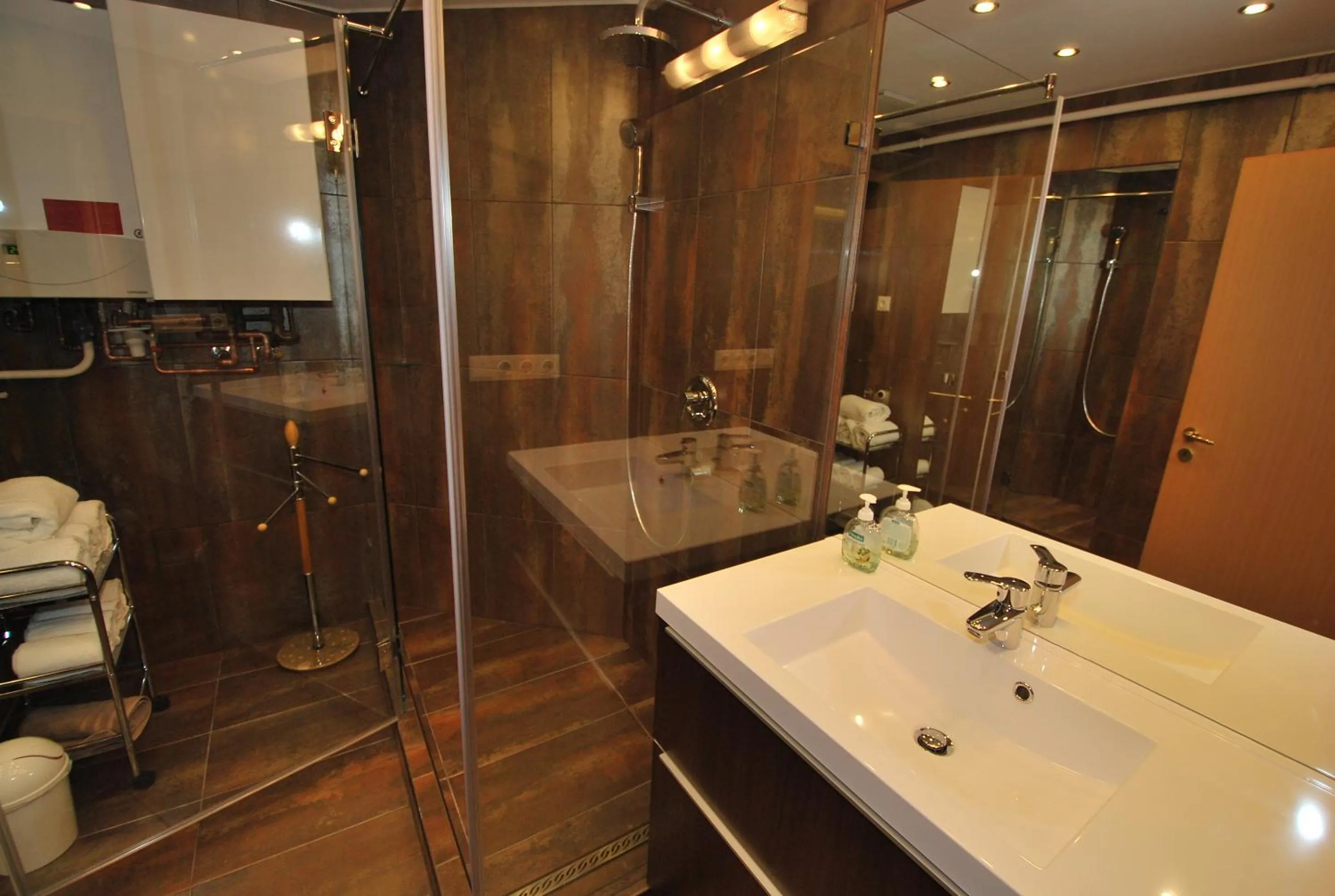 Bathroom in Arpad Bridge Apartments
