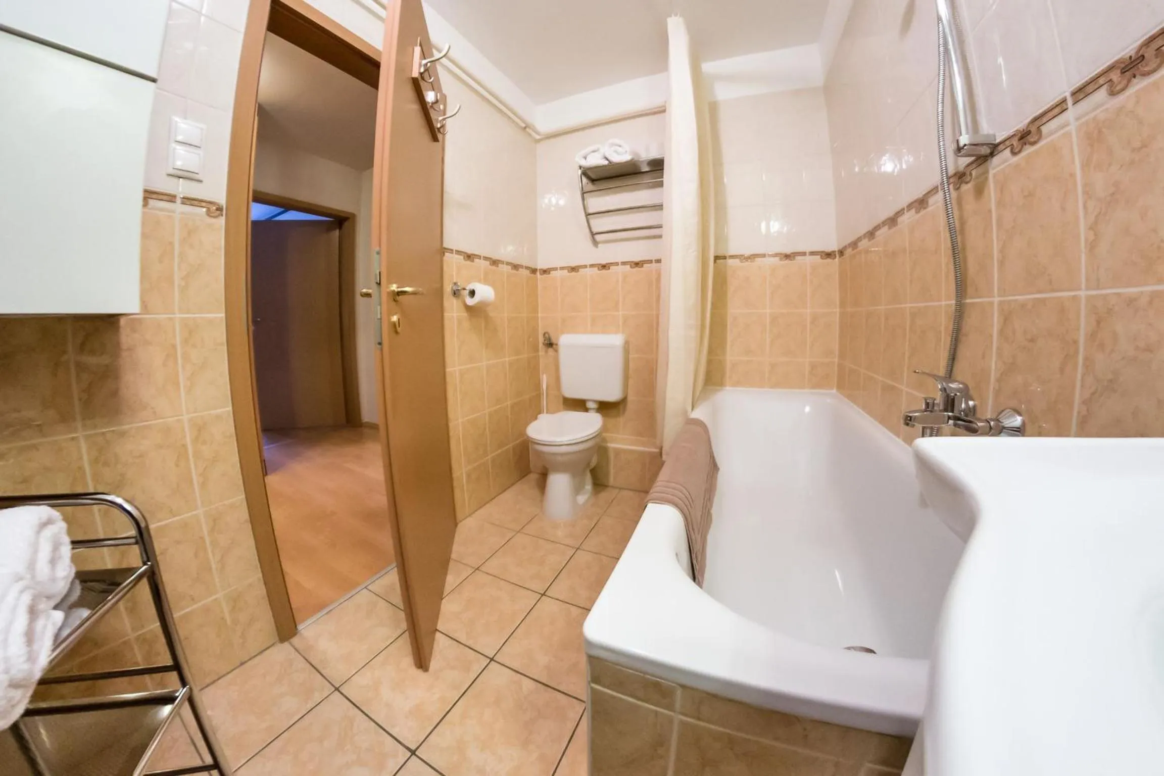 Bathroom in Arpad Bridge Apartments