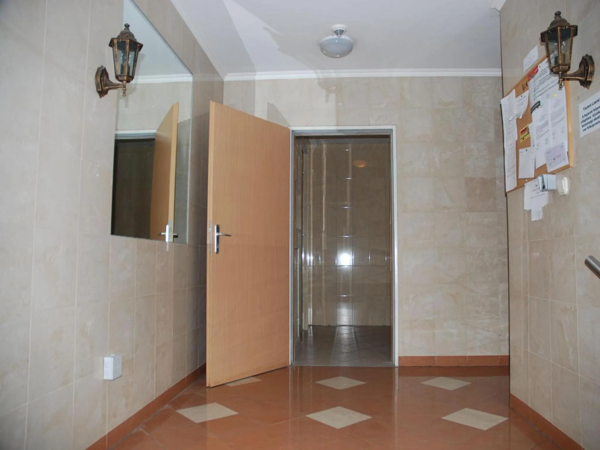 Facade/entrance in Arpad Bridge Apartments