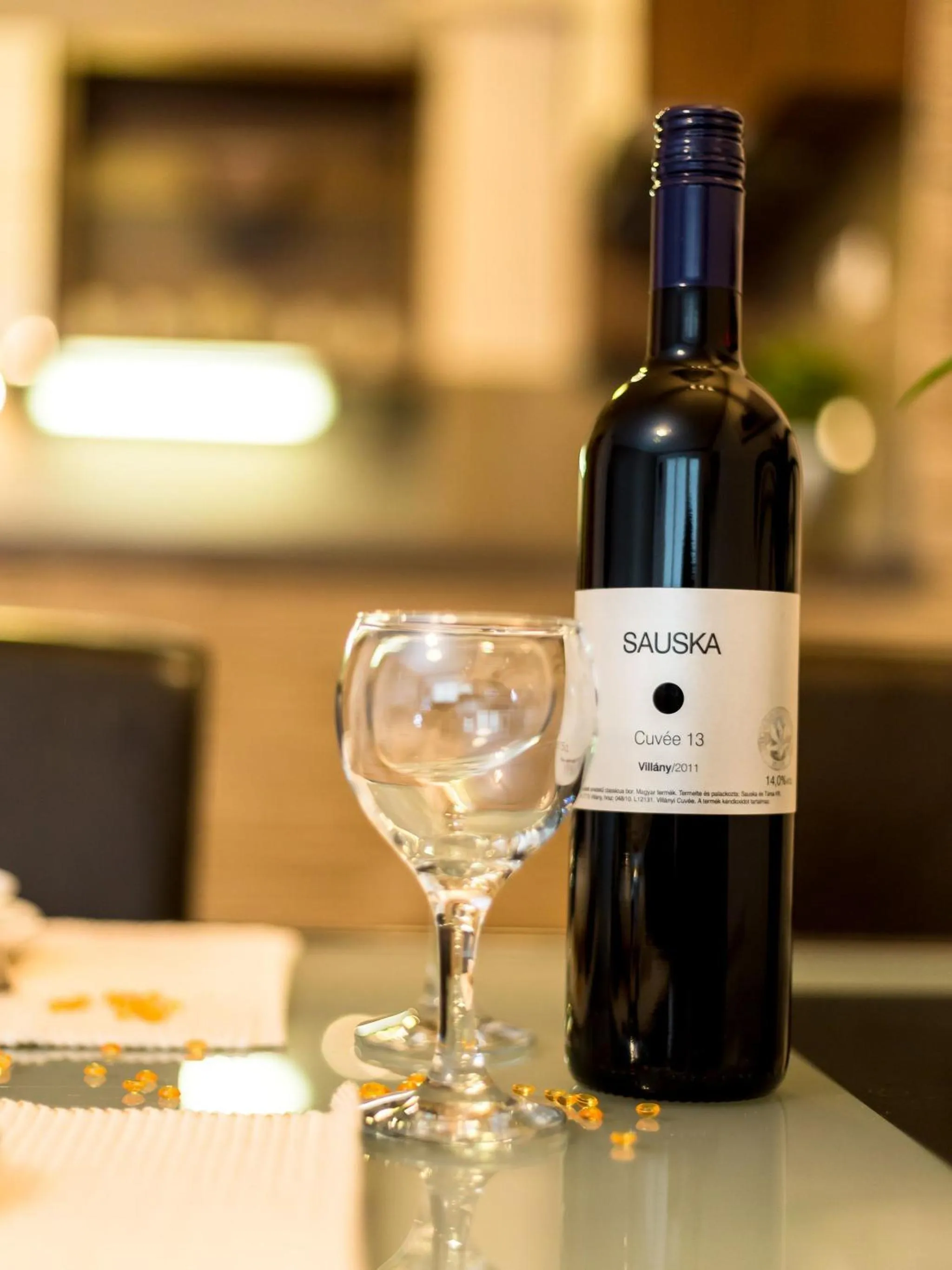 Decorative detail in Arpad Bridge Apartments