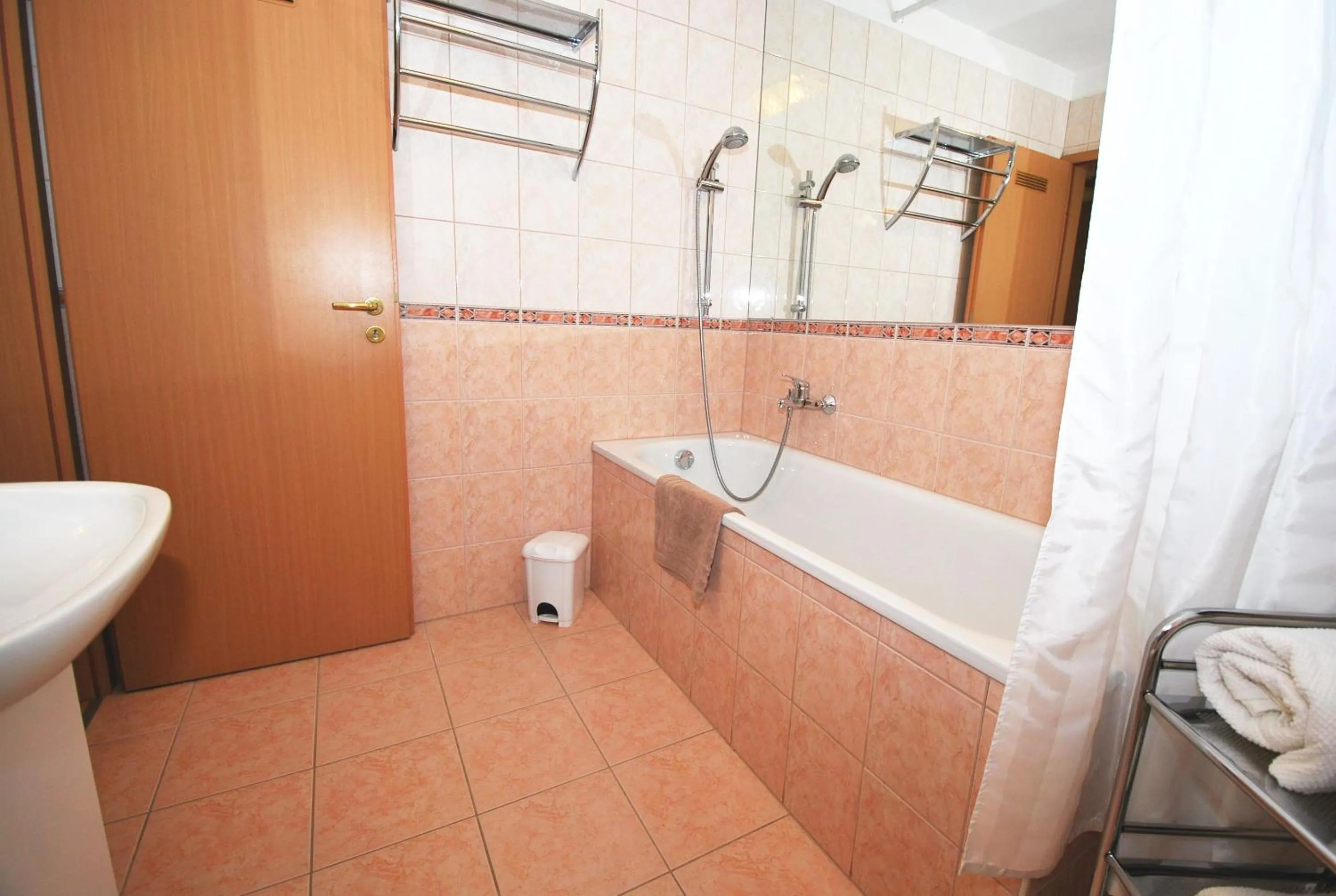 Bathroom in Arpad Bridge Apartments