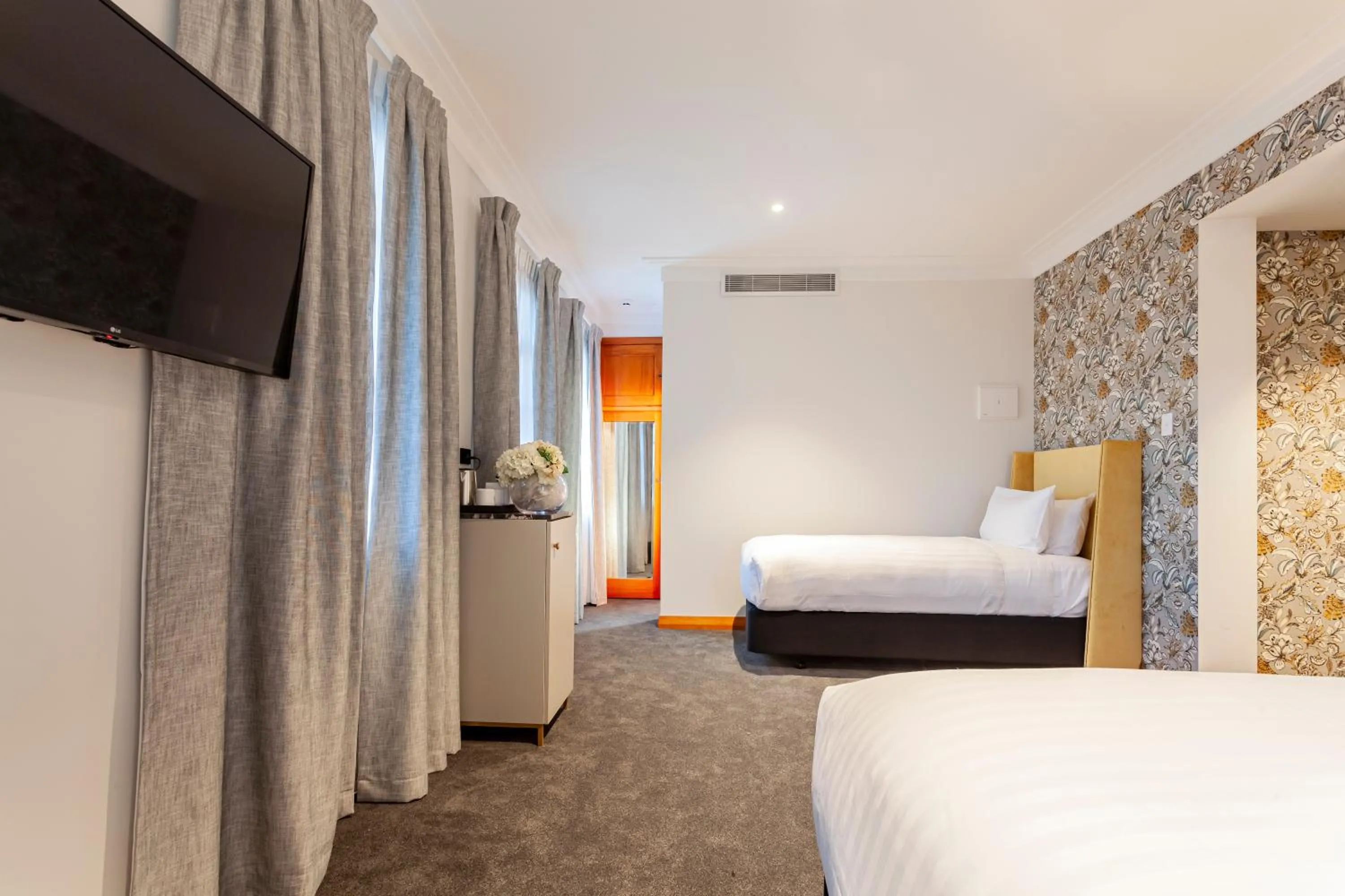 TV and multimedia, Bed in Wigram Hotel