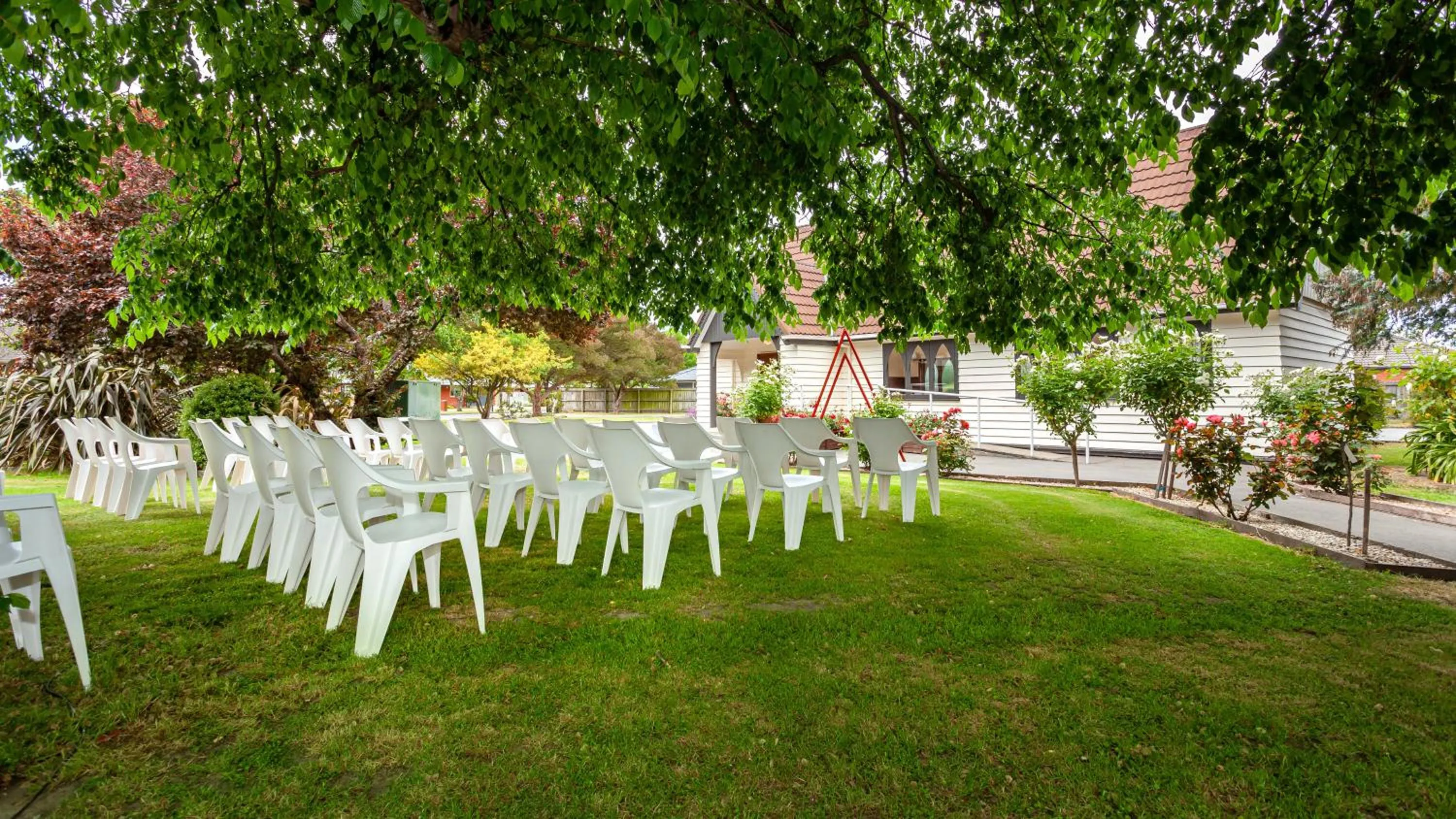 Garden in Wigram Hotel