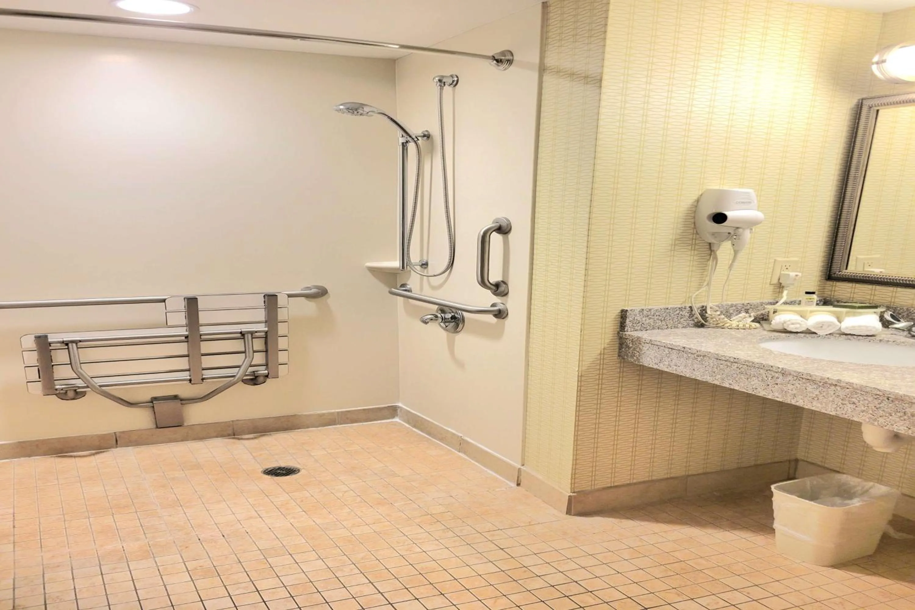 Shower in Kittanning Plaza Hotel