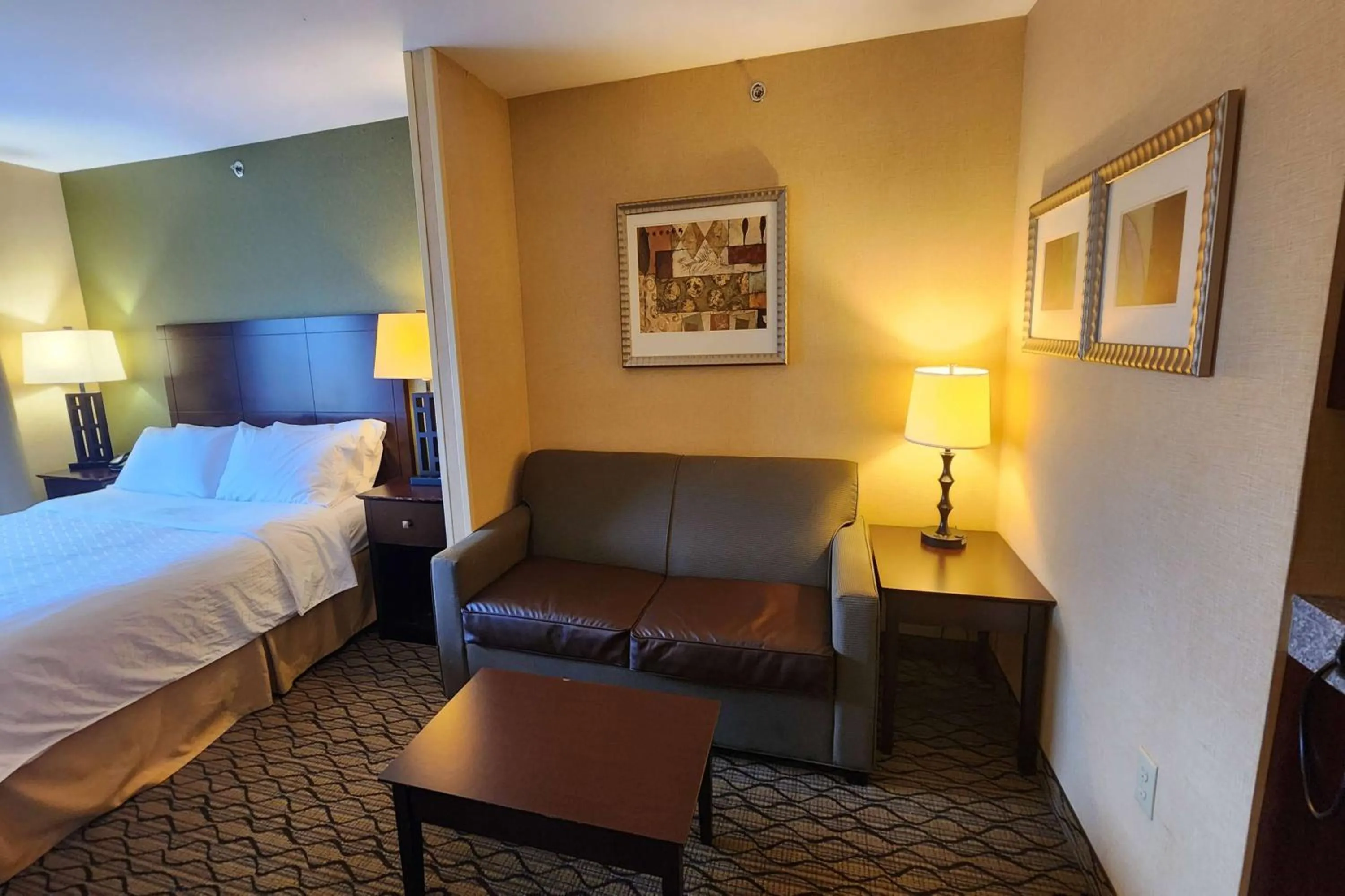 Photo of the whole room in Kittanning Plaza Hotel