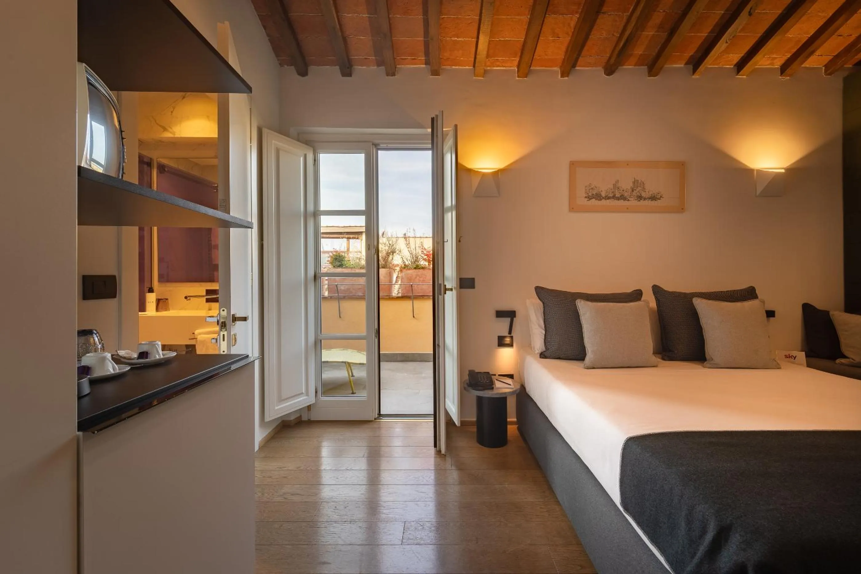 Balcony/Terrace, Bed in Hotel Milu Florence