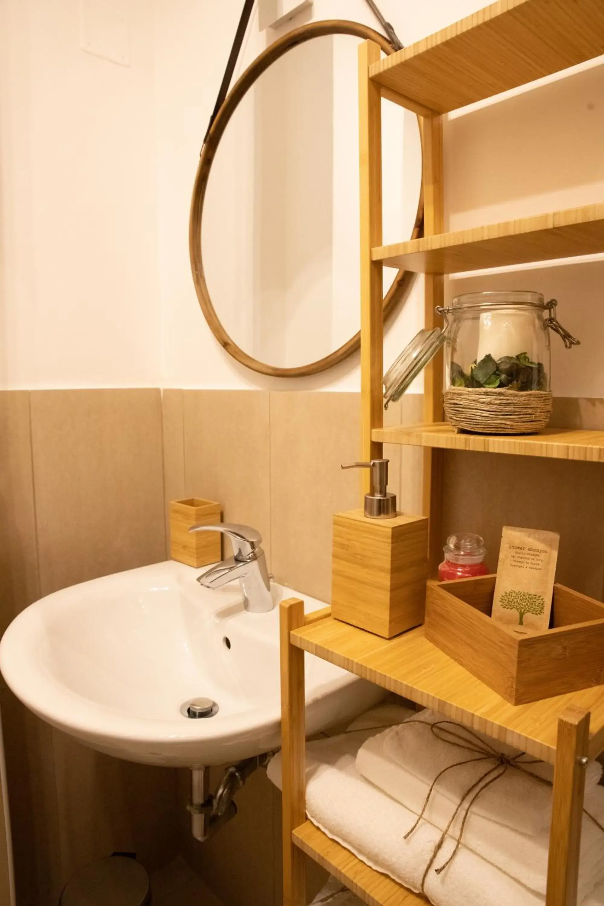 Single Room with Private External Bathroom - single occupancy in BED and BREAKFAST il Duomo Single Room with Private External Bathroom - single occupancy in BED and BREAKFAST il Duomo