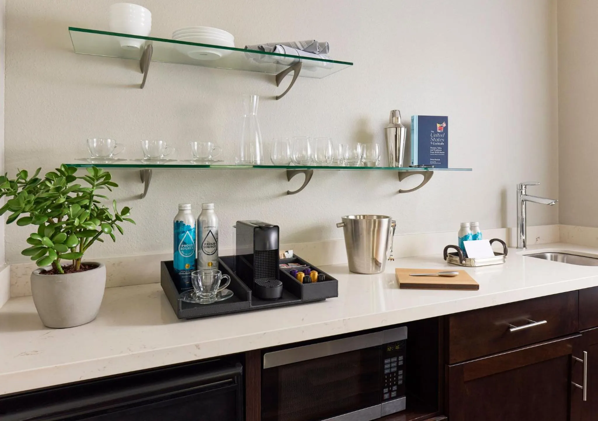 Kitchen or kitchenette in Archer Hotel Falls Church