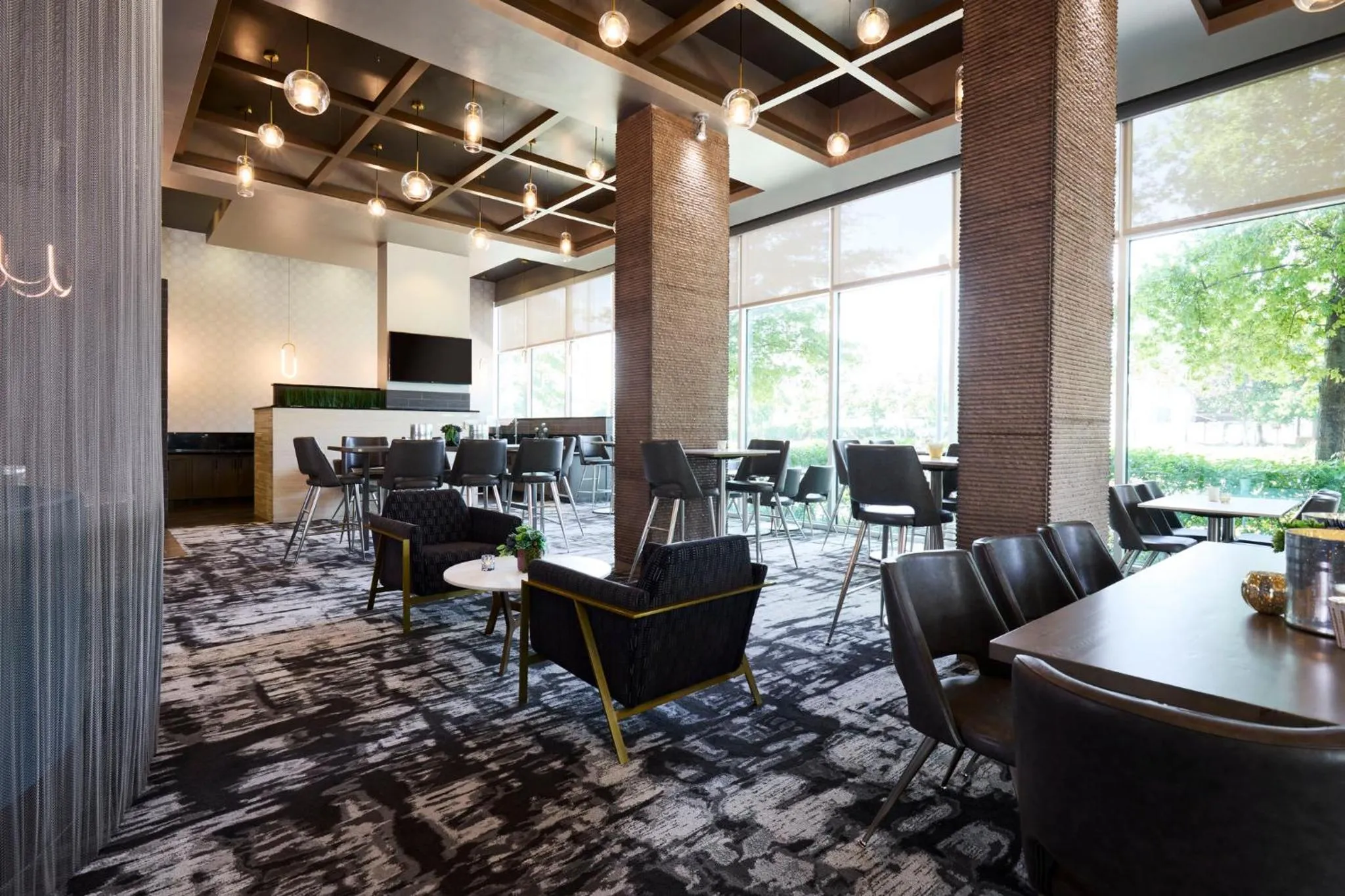 Restaurant/places to eat in Archer Hotel Falls Church