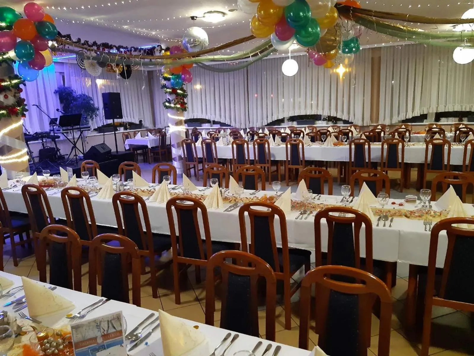 Restaurant/places to eat in Hotel Imperial Gyogyszallo es Gyogyfurdo