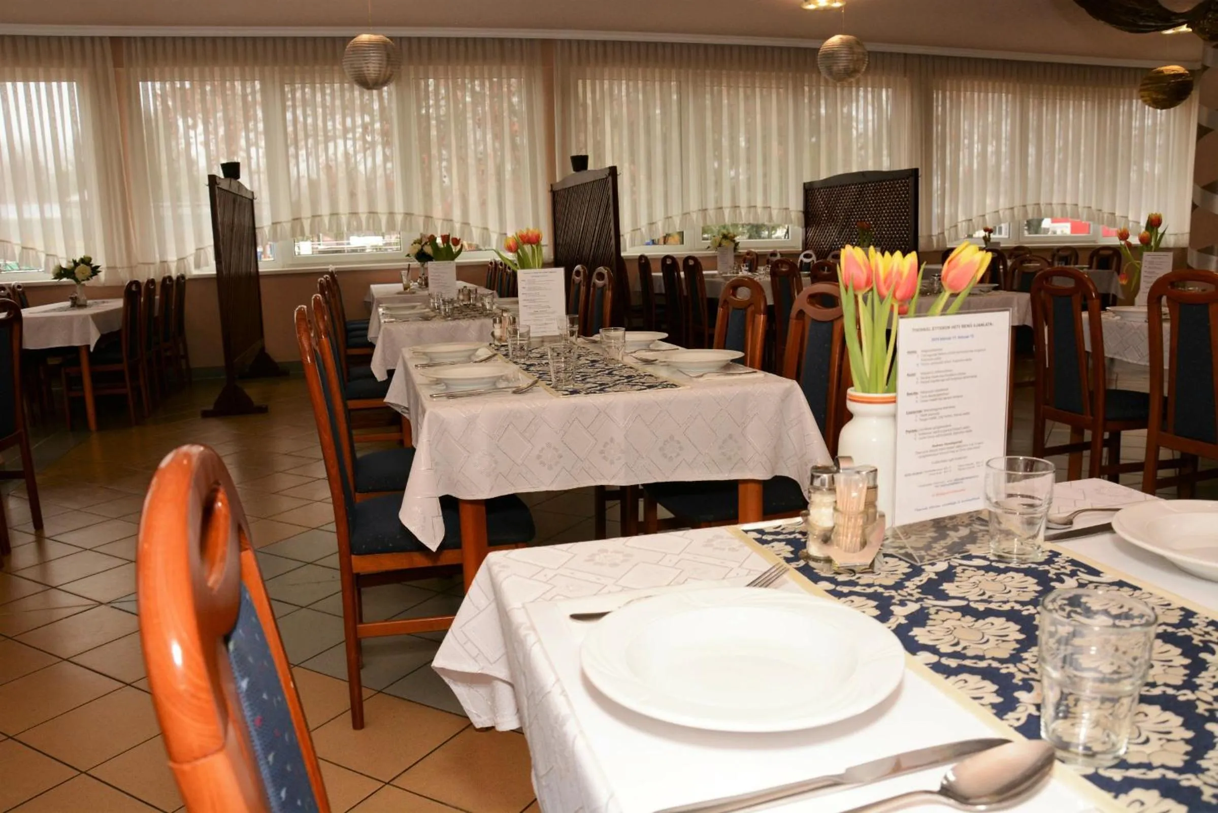 Restaurant/places to eat in Hotel Imperial Gyogyszallo es Gyogyfurdo