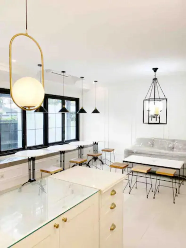 Loewys Home Tanjung Duren Jakarta Barat