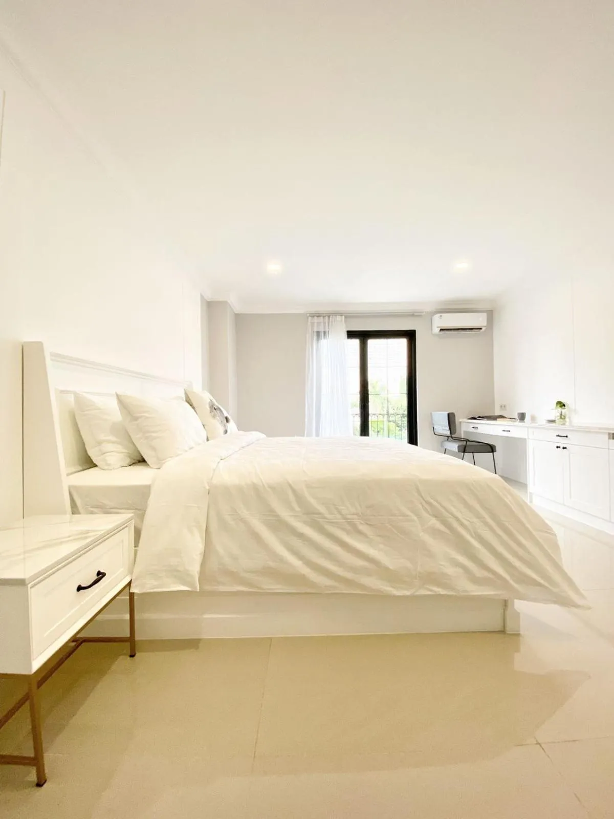 Bed in Loewys Home Tanjung Duren Jakarta Barat