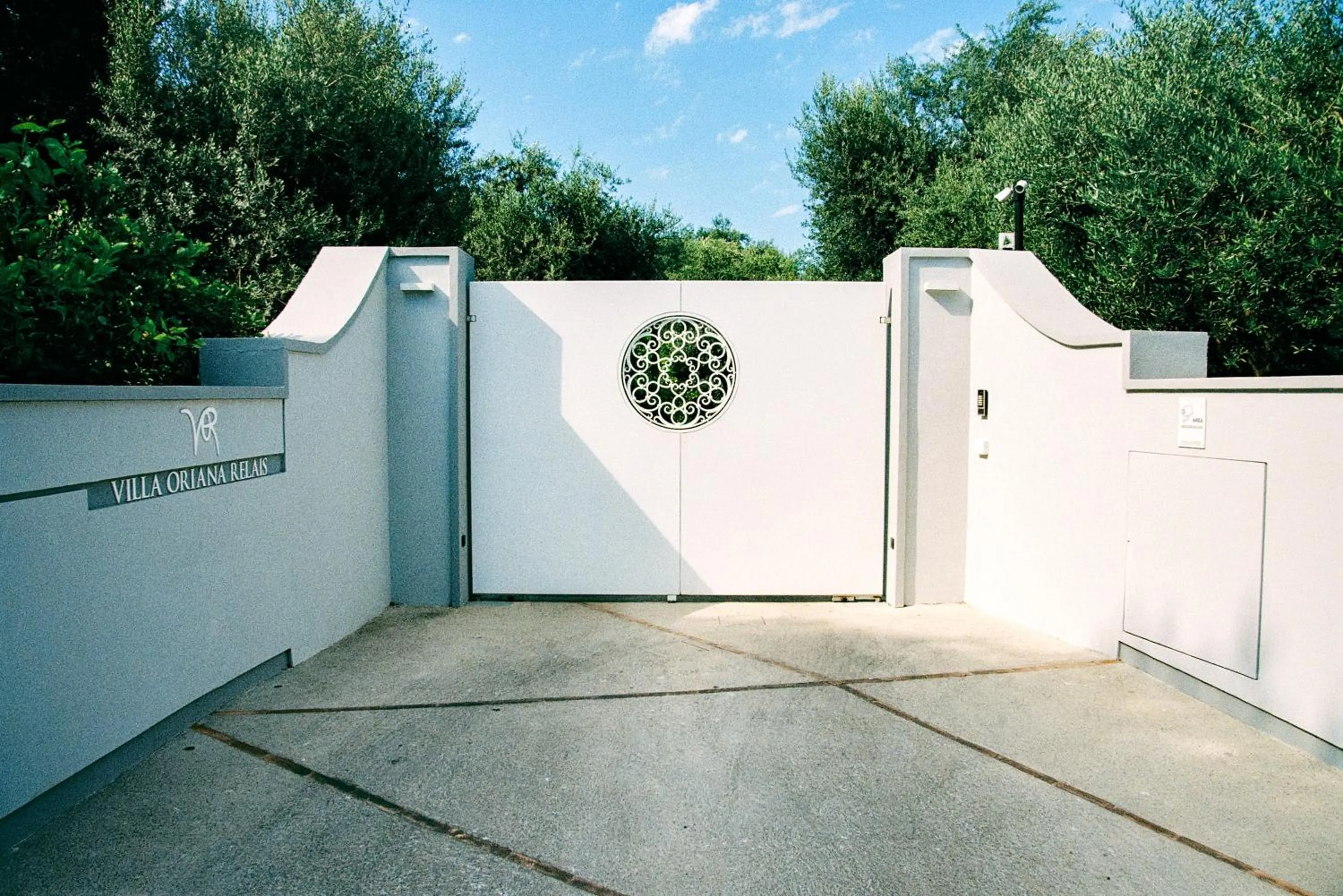 Facade/entrance in Villa Oriana Relais