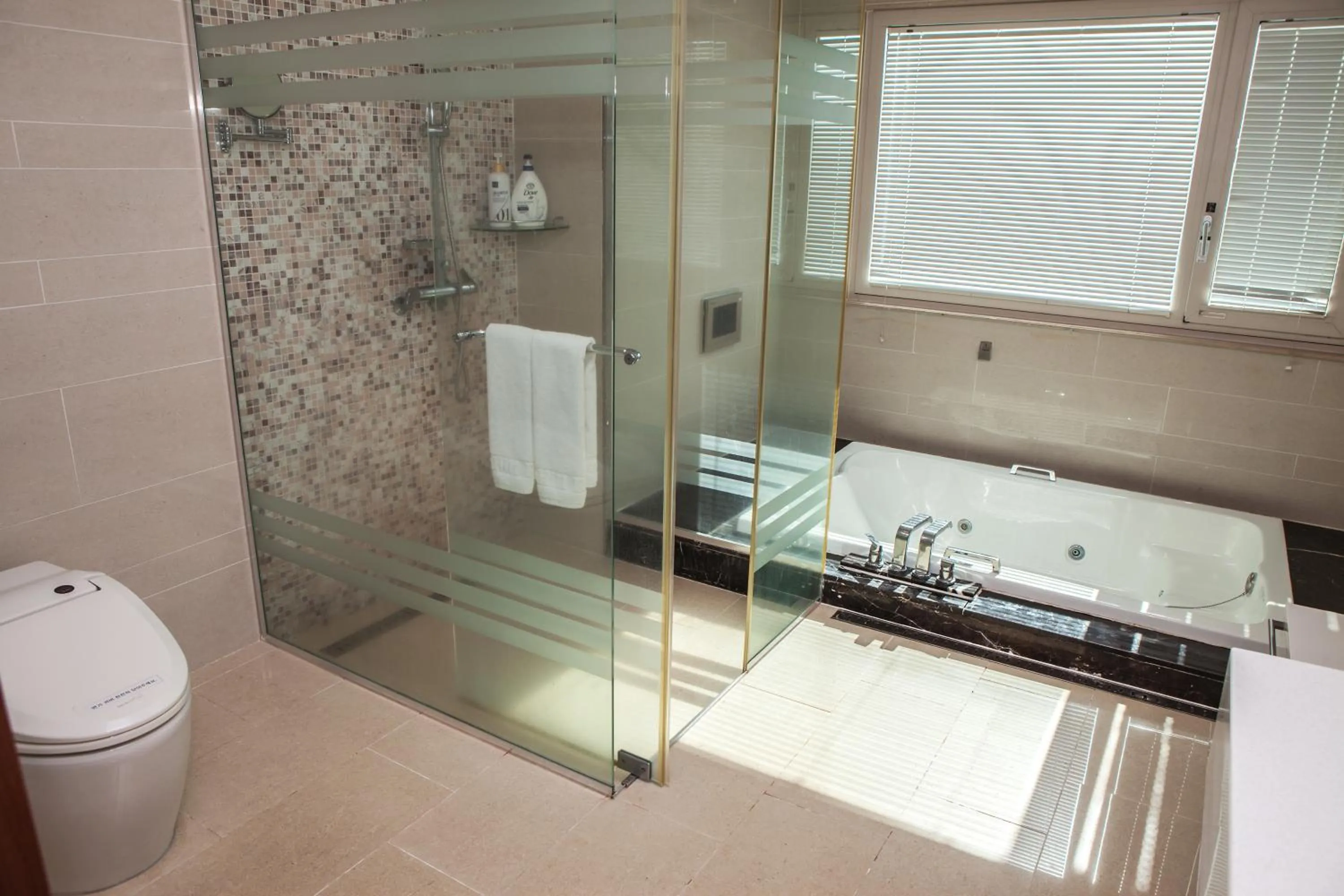 Bath in ArdenHill Resort & Golf