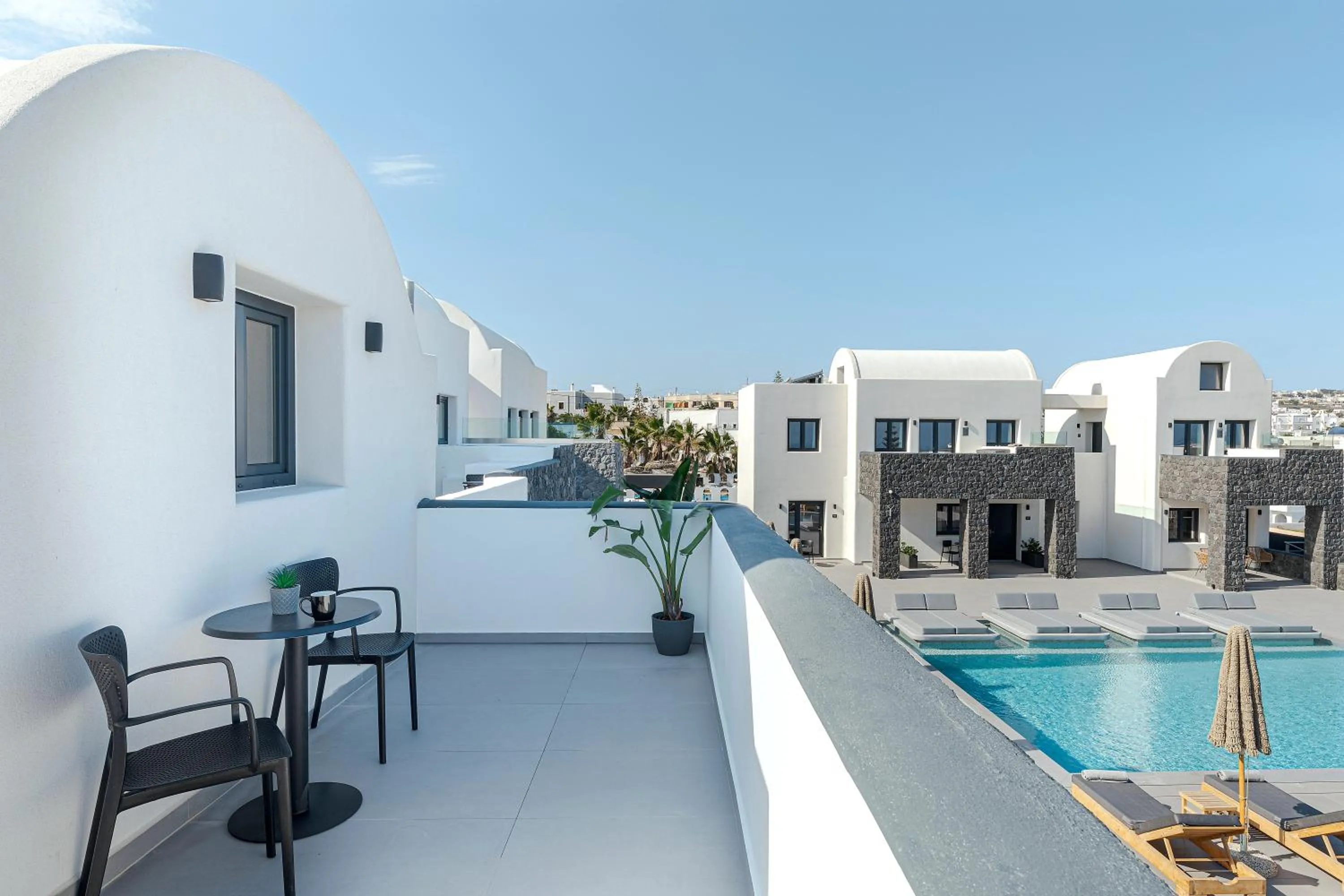 Day in Onyx Hotel & Suites