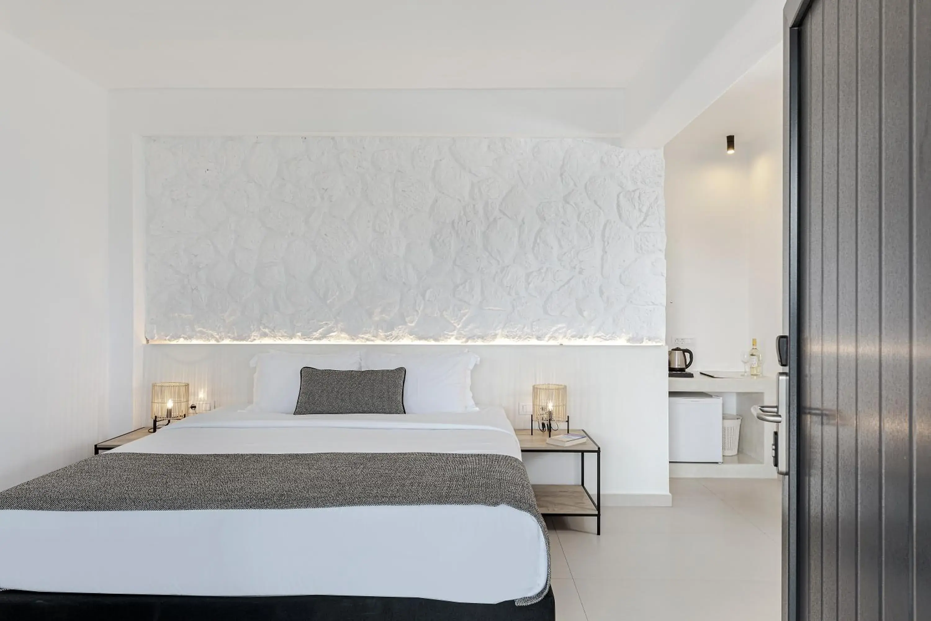 Standard King Room in Onyx Hotel & Suites Standard King Room in Onyx Hotel & Suites