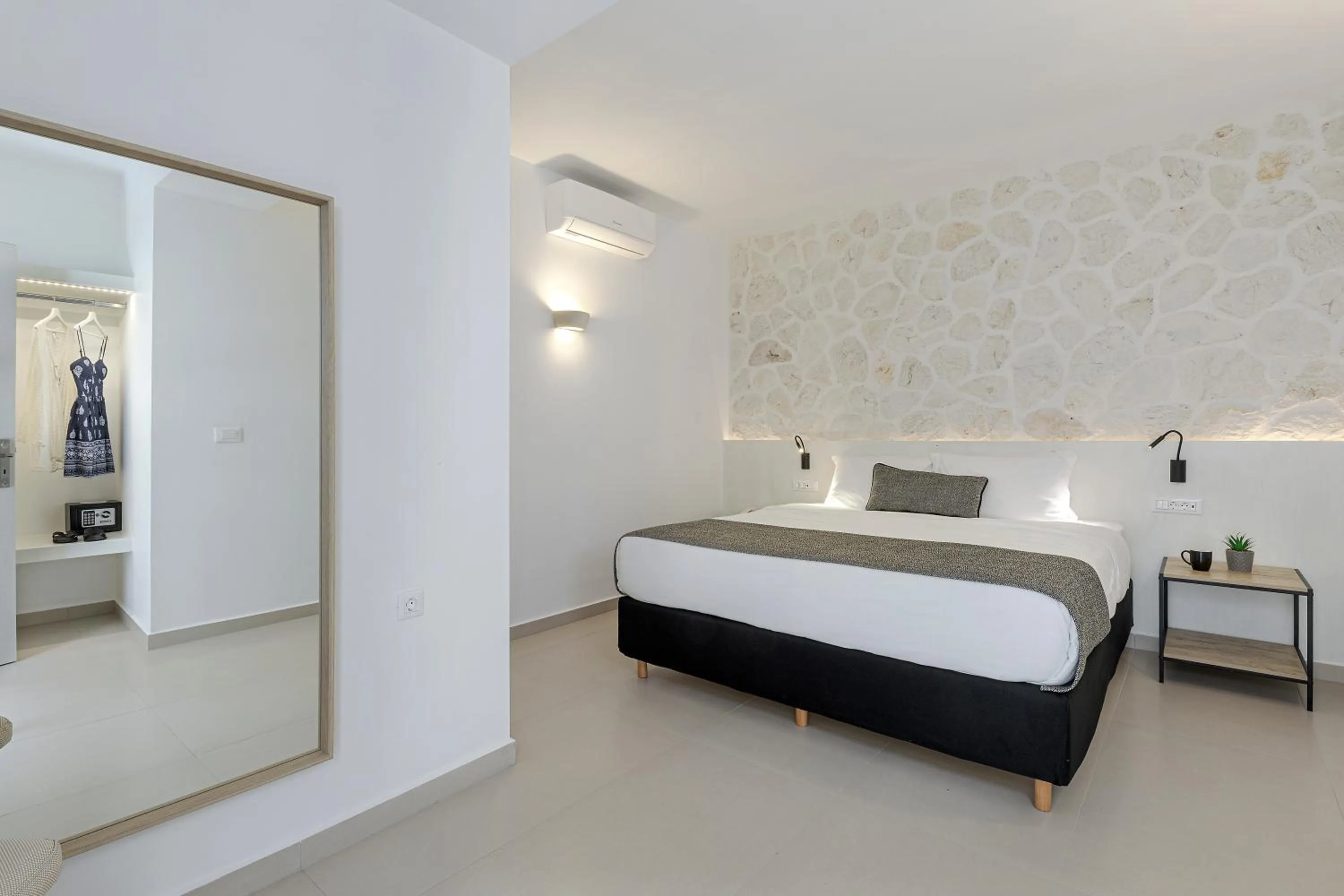 Bed in Onyx Hotel & Suites