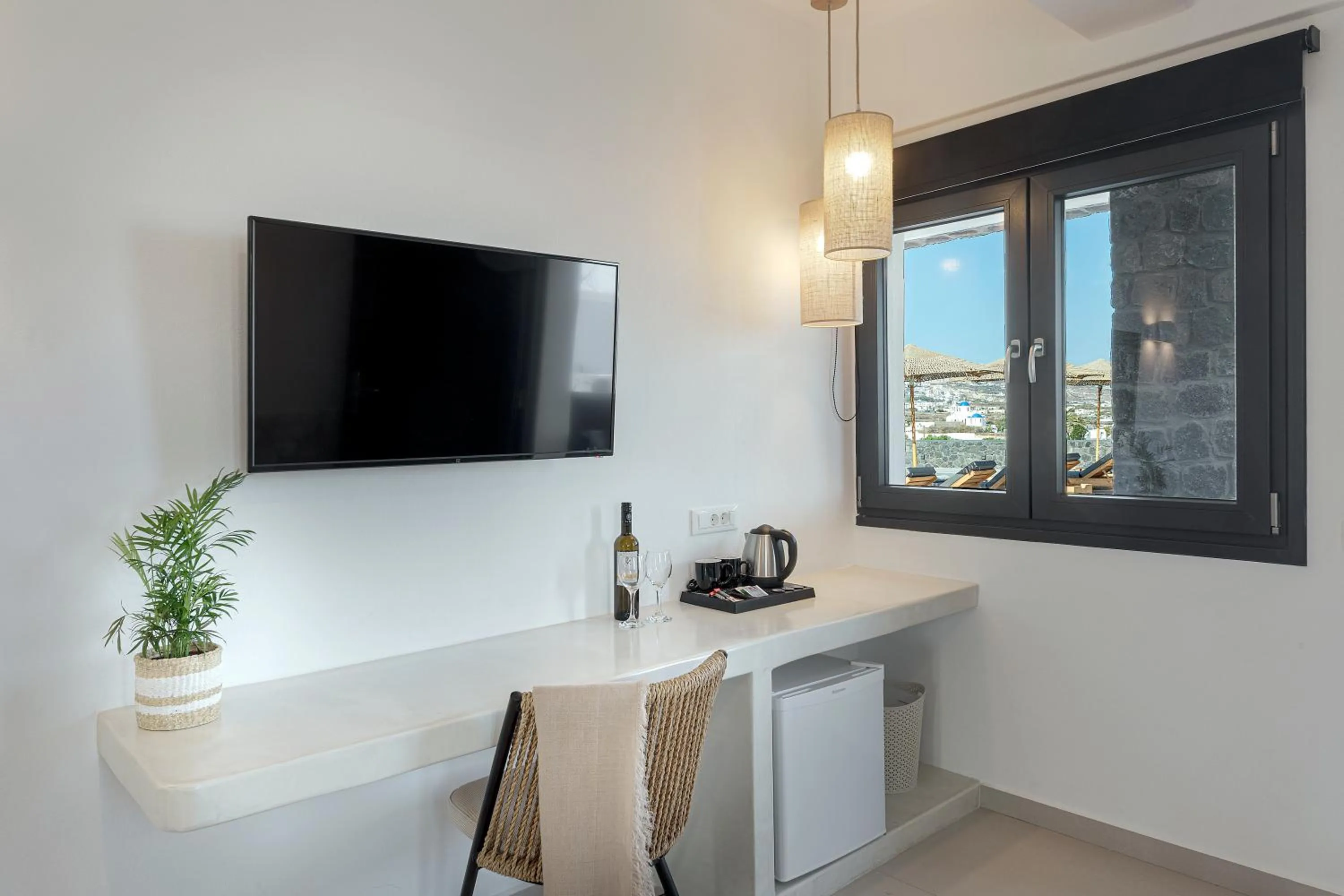 TV and multimedia in Onyx Hotel & Suites