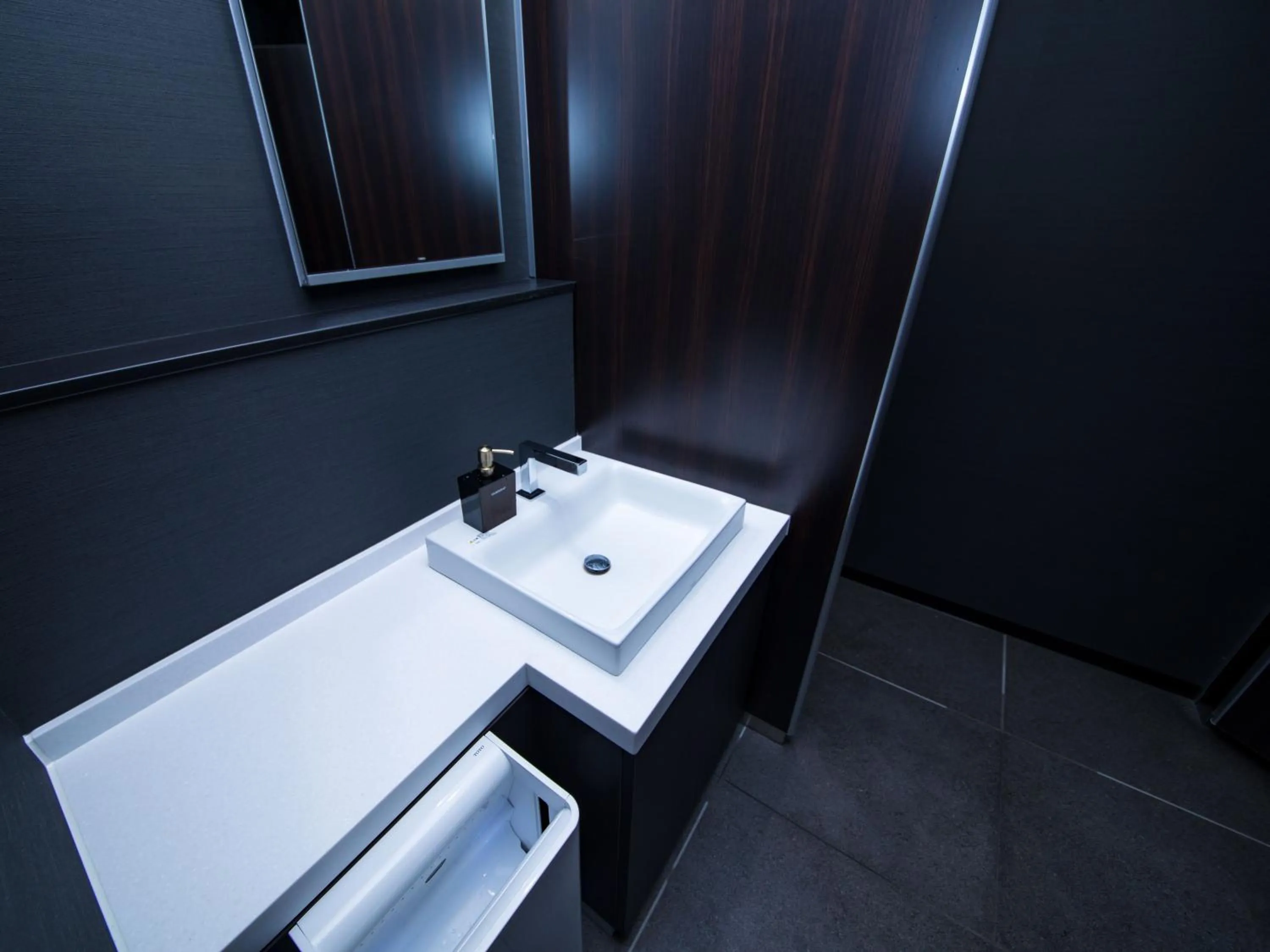 Toilet in CHISUN STANDARD Osaka Shin-Imamiya