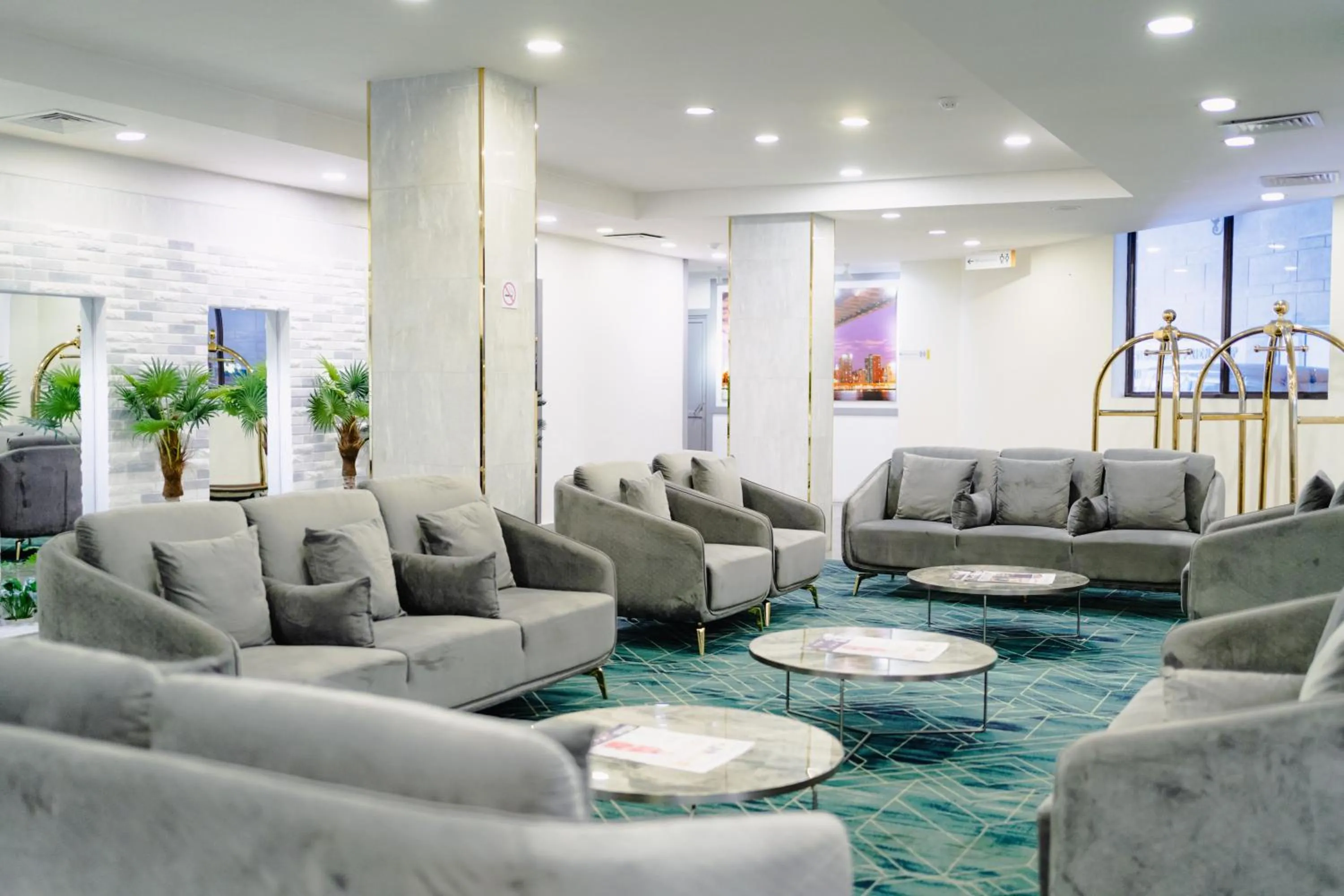 Lobby or reception in Manhattan Business Hotel, Male