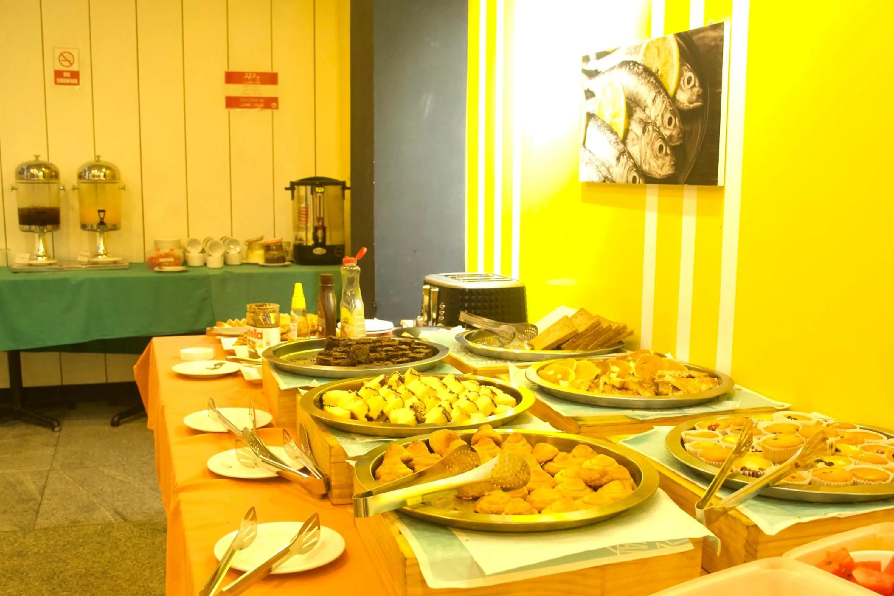 Food and drinks in Manhattan Business Hotel, Male