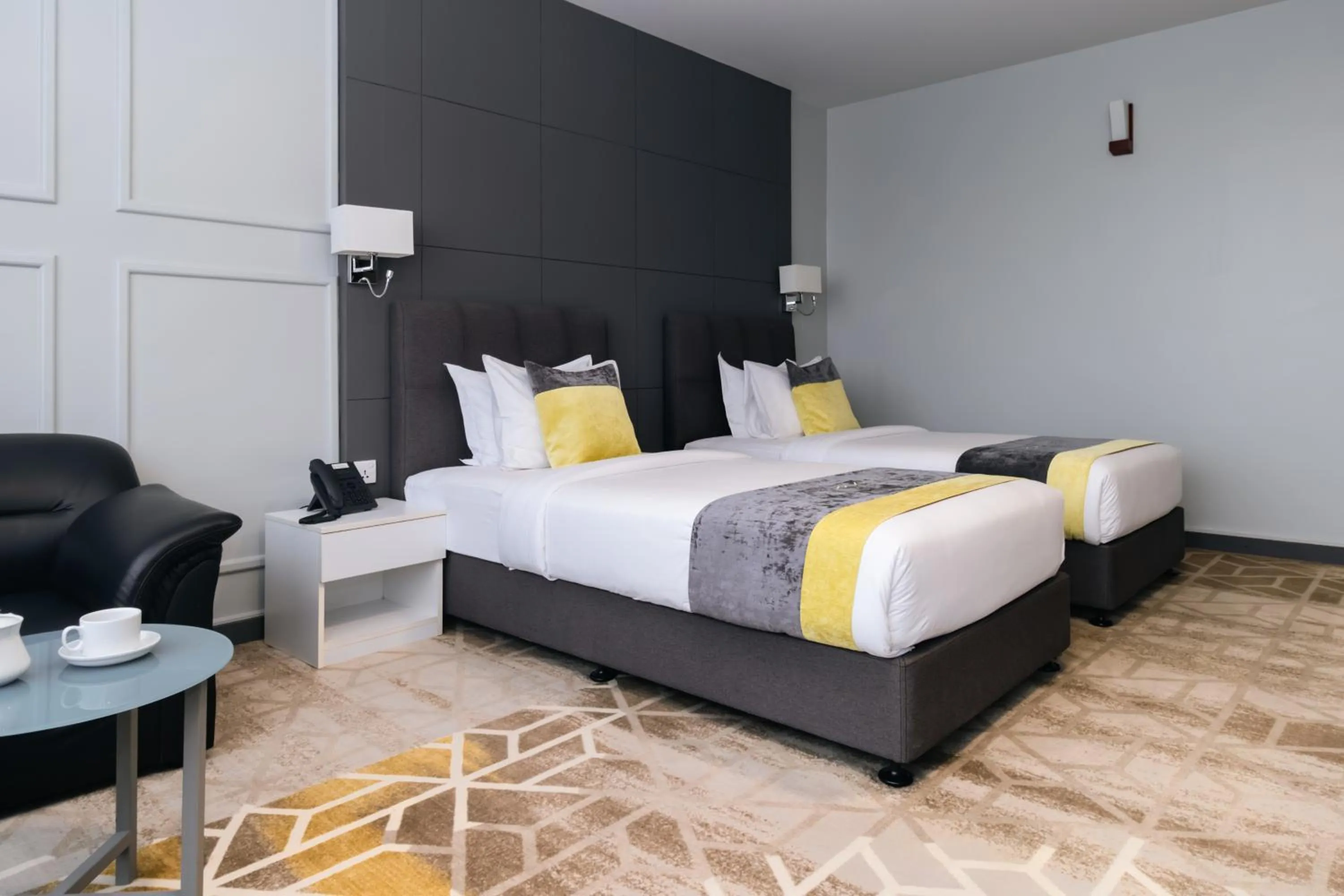 Bed in Manhattan Business Hotel, Male