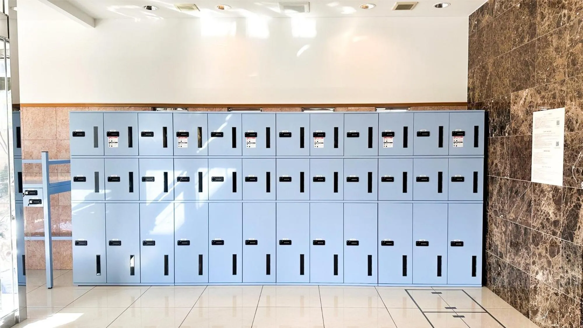 locker in Toyoko Inn Nishitetsu Kurume eki Higashi guchi