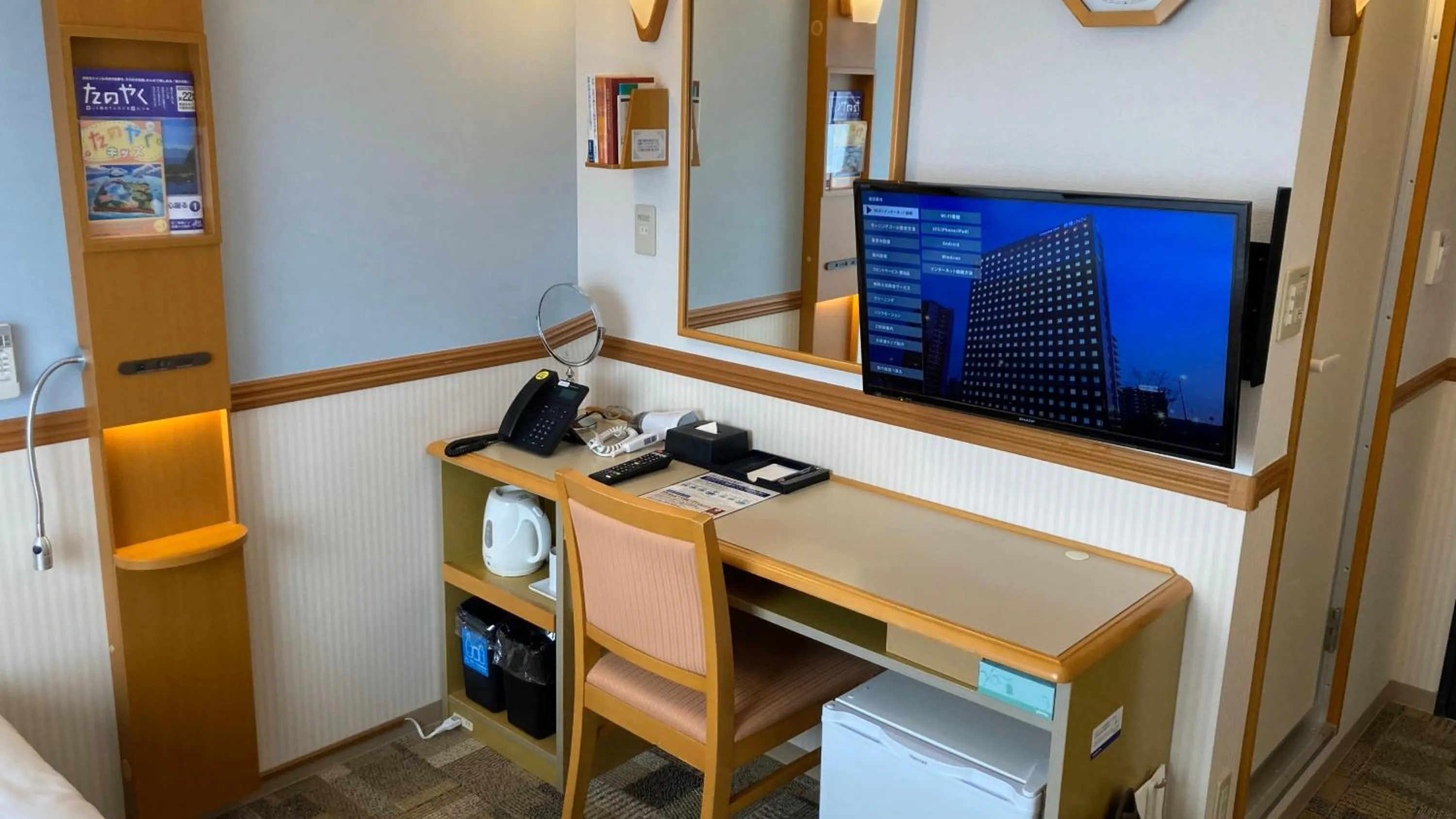 Photo of the whole room in Toyoko Inn Toyama eki Shinkansen guchi No 1