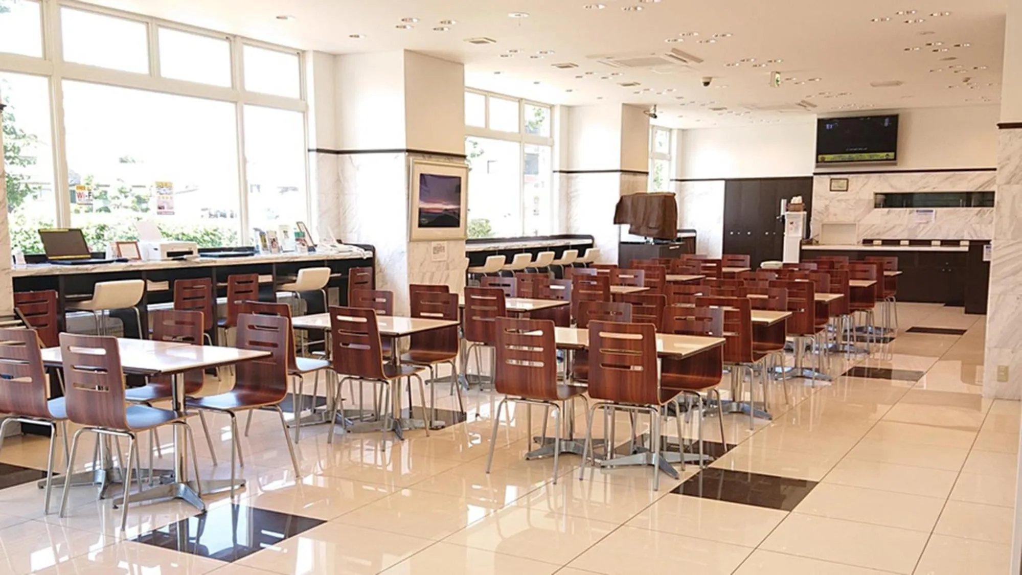 Lobby or reception in Toyoko Inn Toyama eki Shinkansen guchi No 1