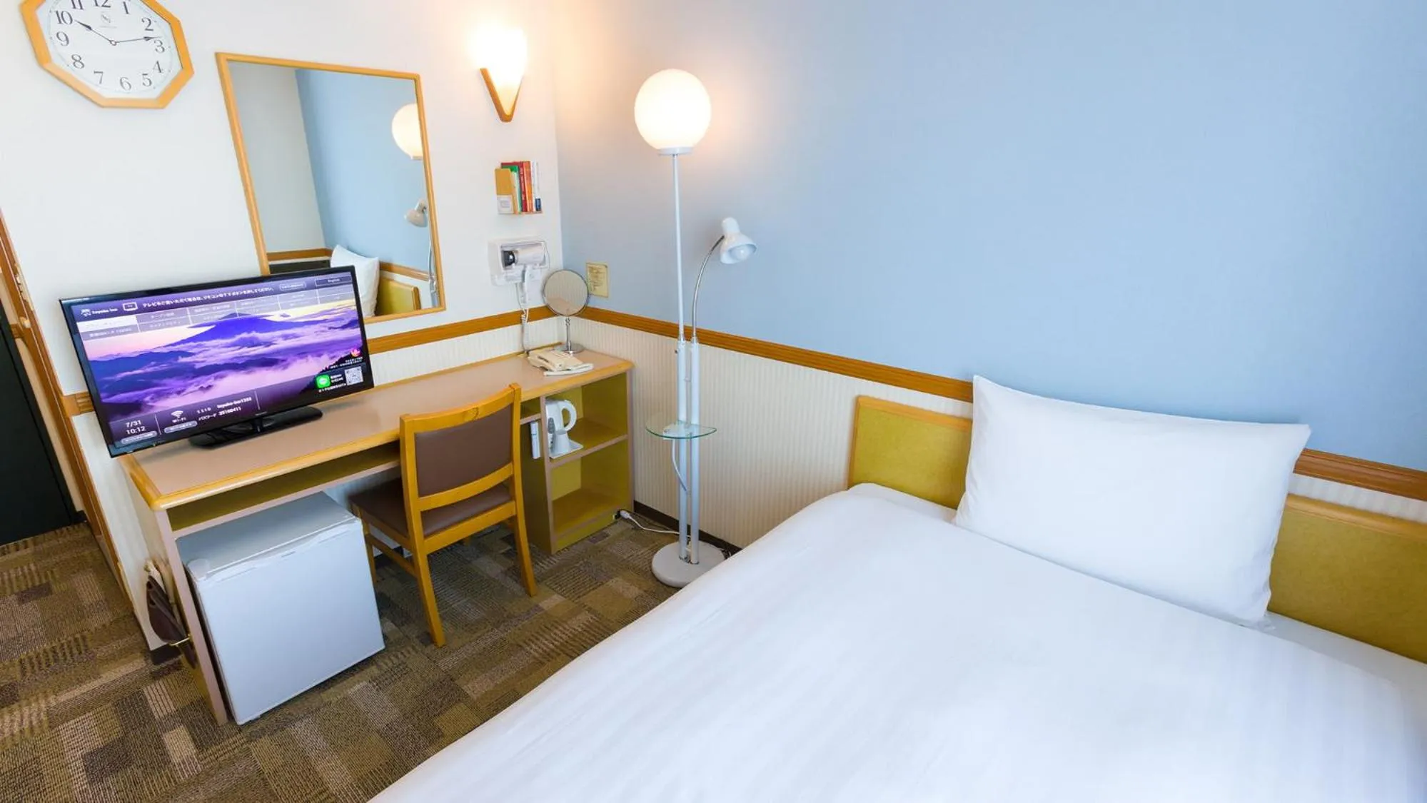 Area and facilities, Bed in Toyoko Inn JR Kobe eki Kita guchi