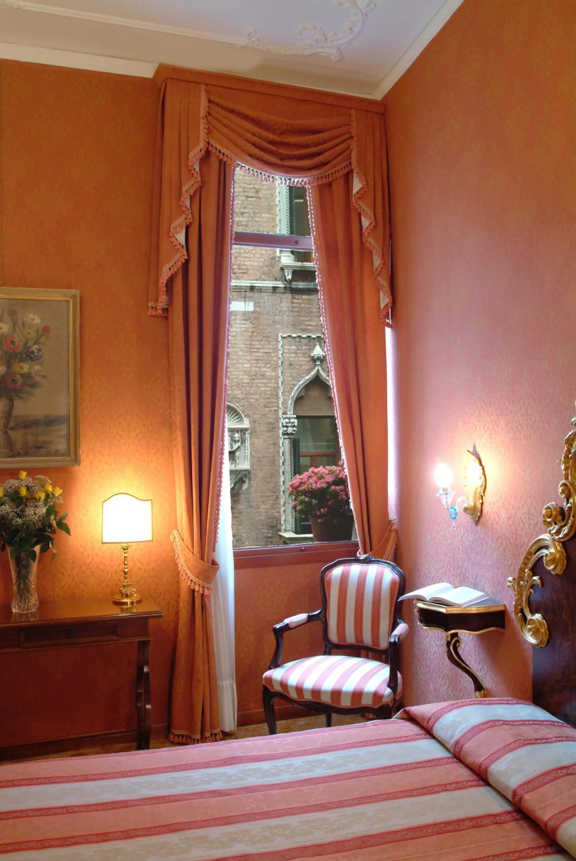 View (from property/room), Bed in Hotel Ateneo