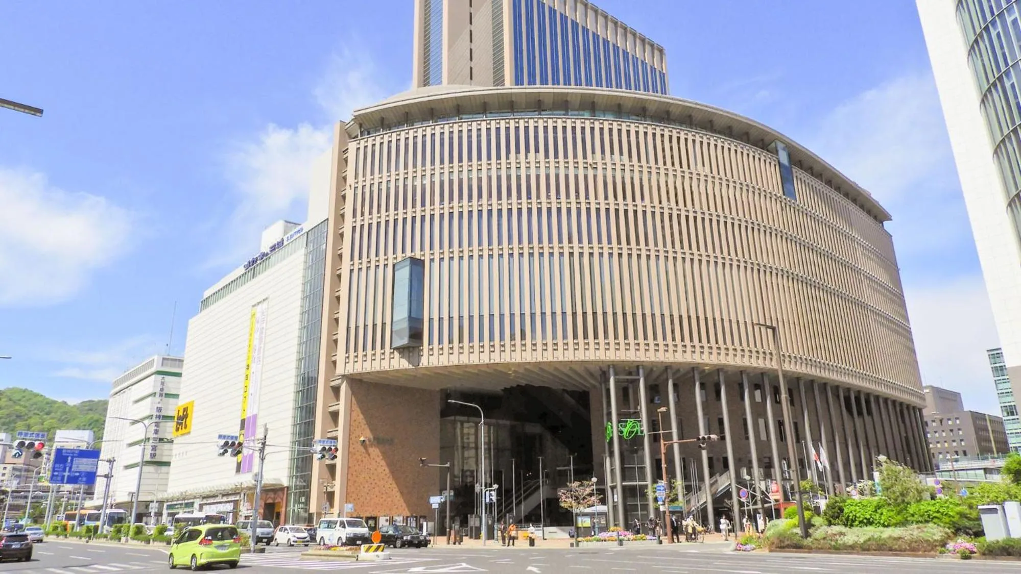 Nearby landmark in Toyoko Inn Kobe Sannomiya eki Shiyakusho Mae