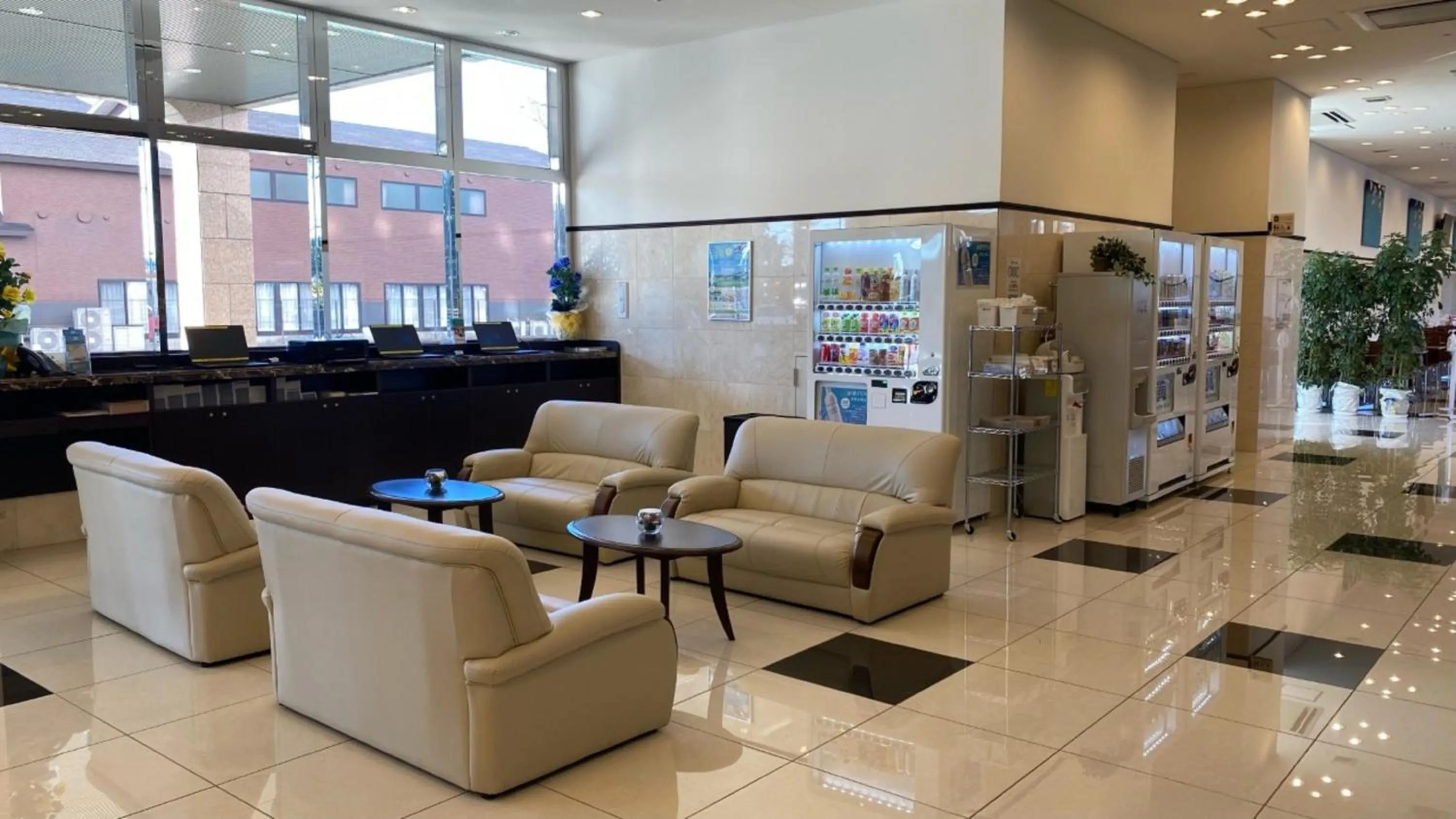 Lobby or reception in Toyoko Inn HOSPITAL INN Dokkyo Medical University