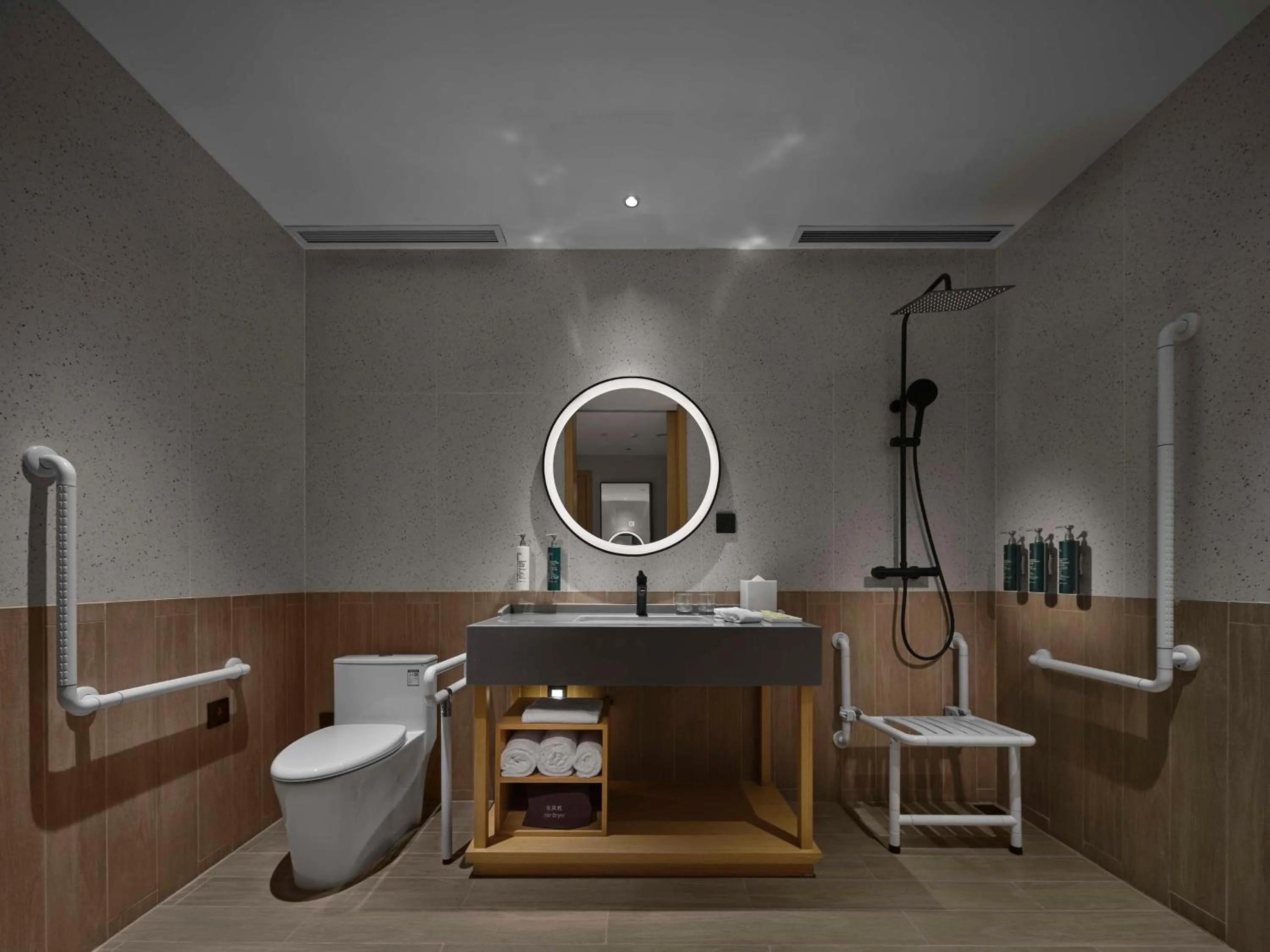 Toilet in Hilton Garden Inn Tianjin Huayuan