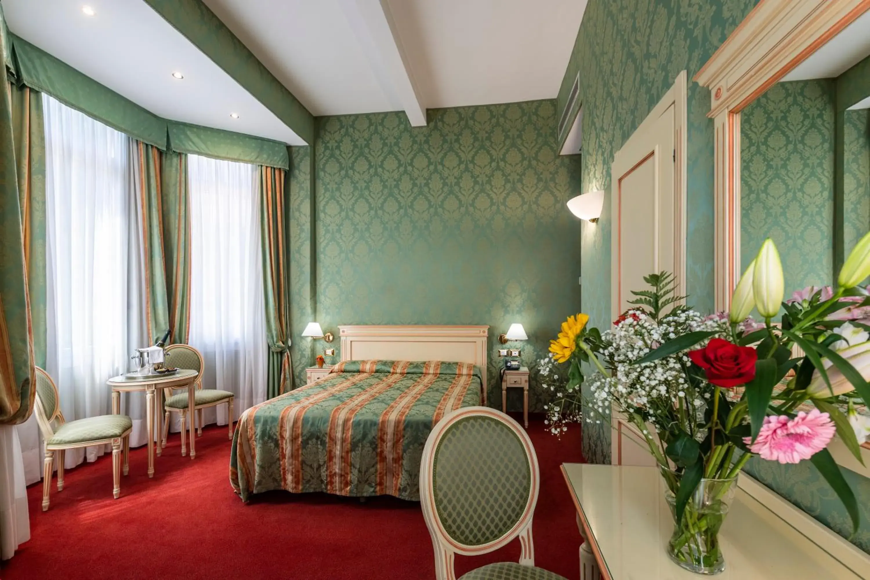 Classic Triple Room in Hotel Villa Delle Palme Classic Triple Room in Hotel Villa Delle Palme