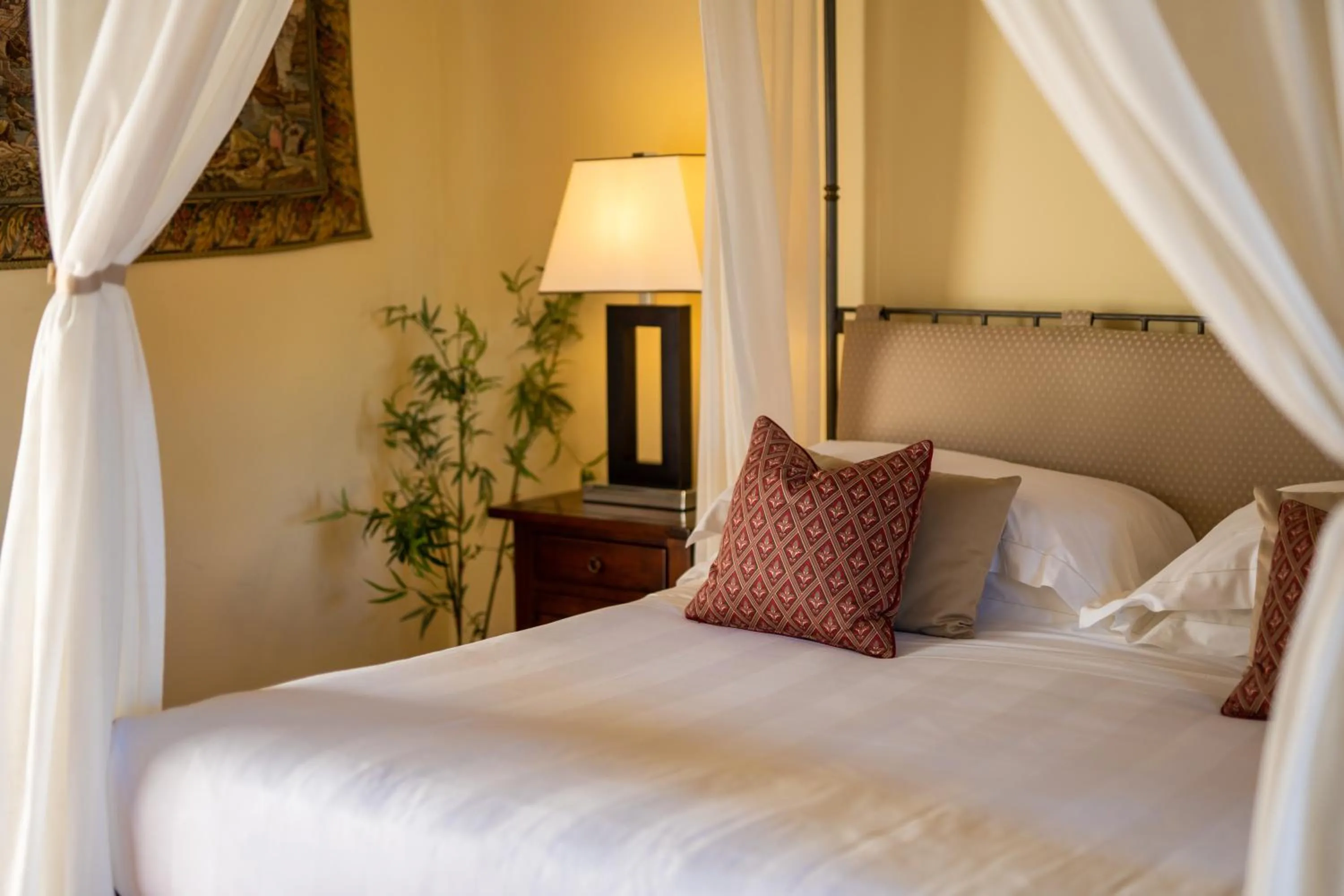 Bedroom, Bed in Borgo San Luigi