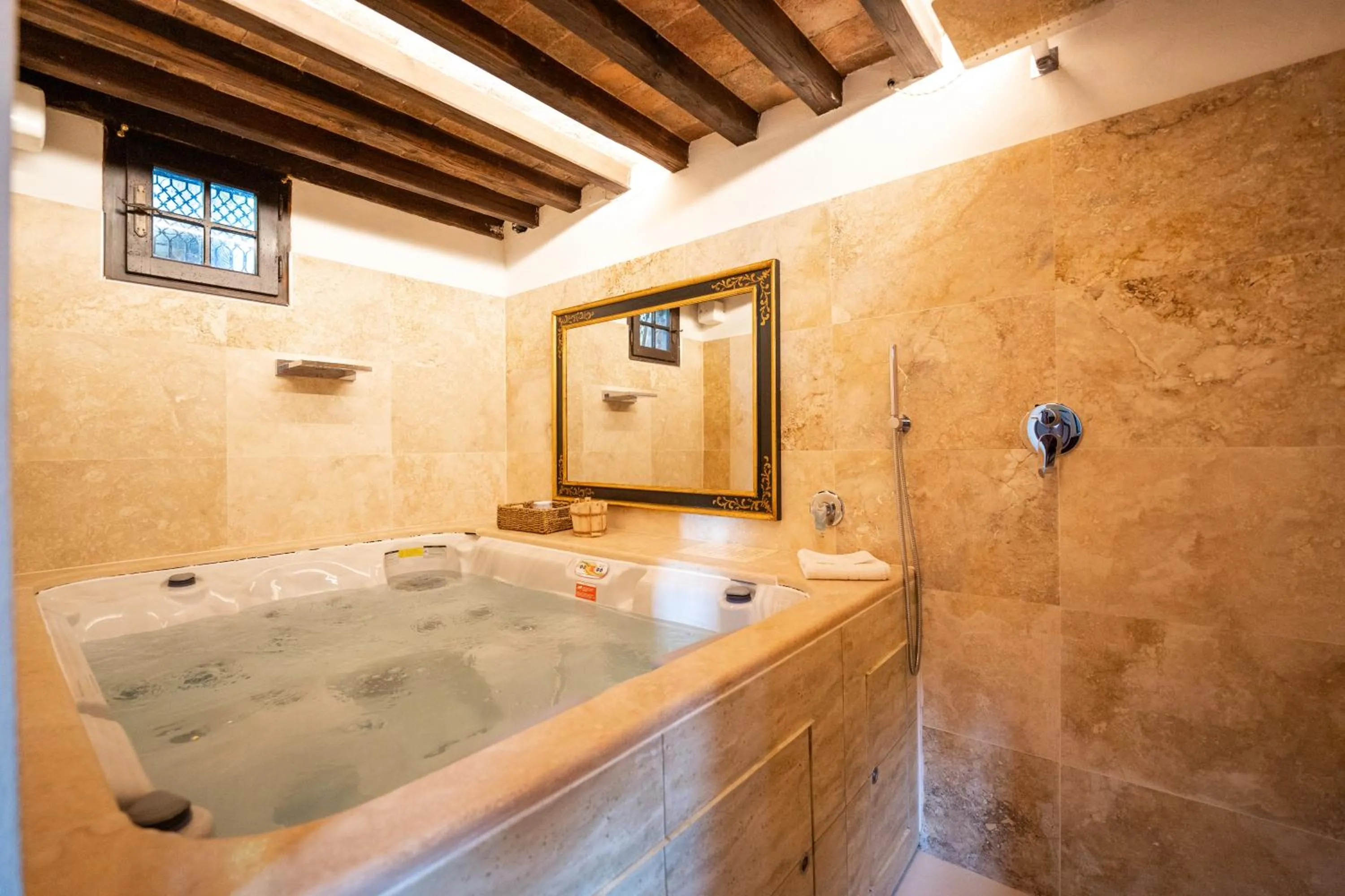Spa and wellness centre/facilities in Borgo San Luigi