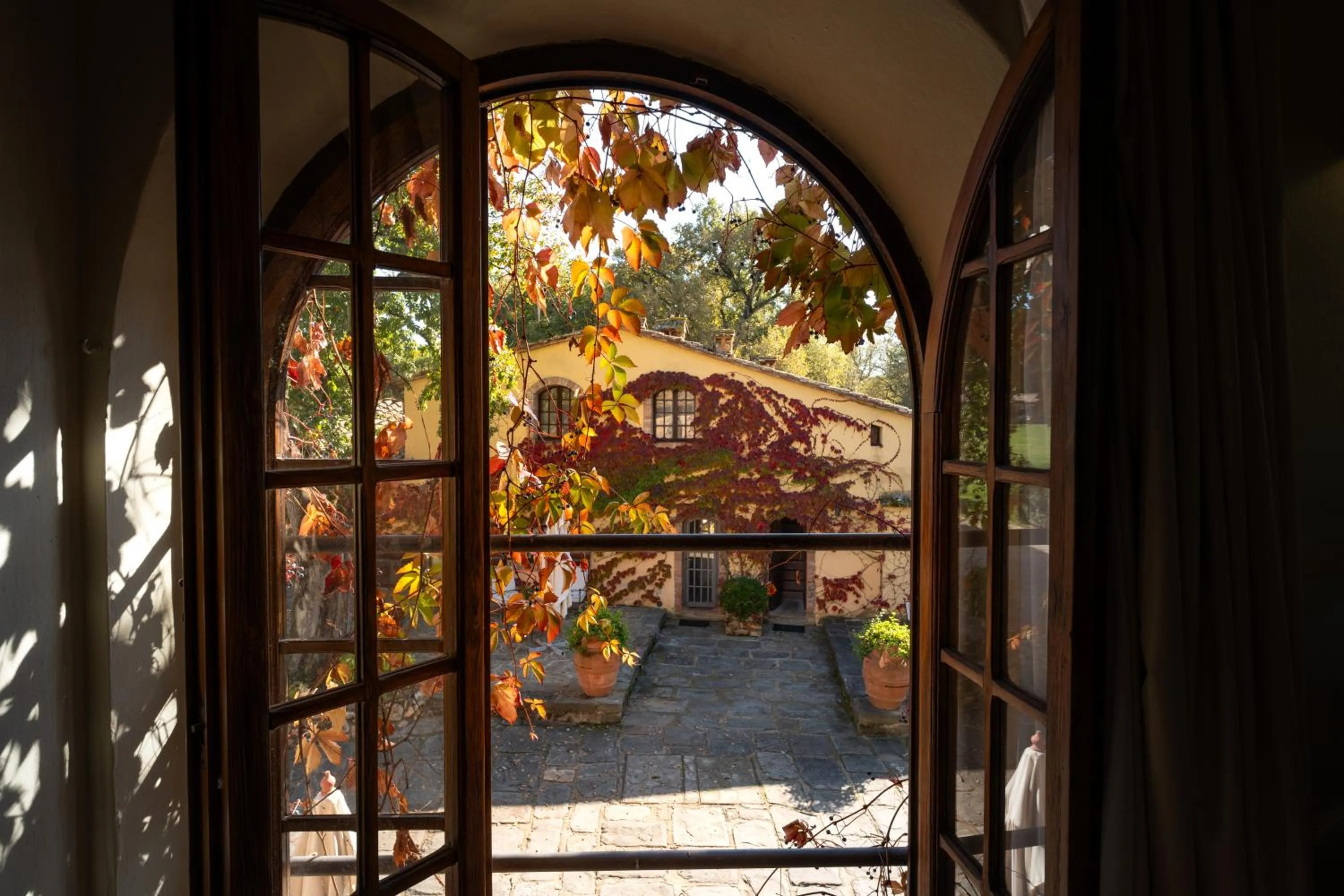 Property building in Borgo San Luigi