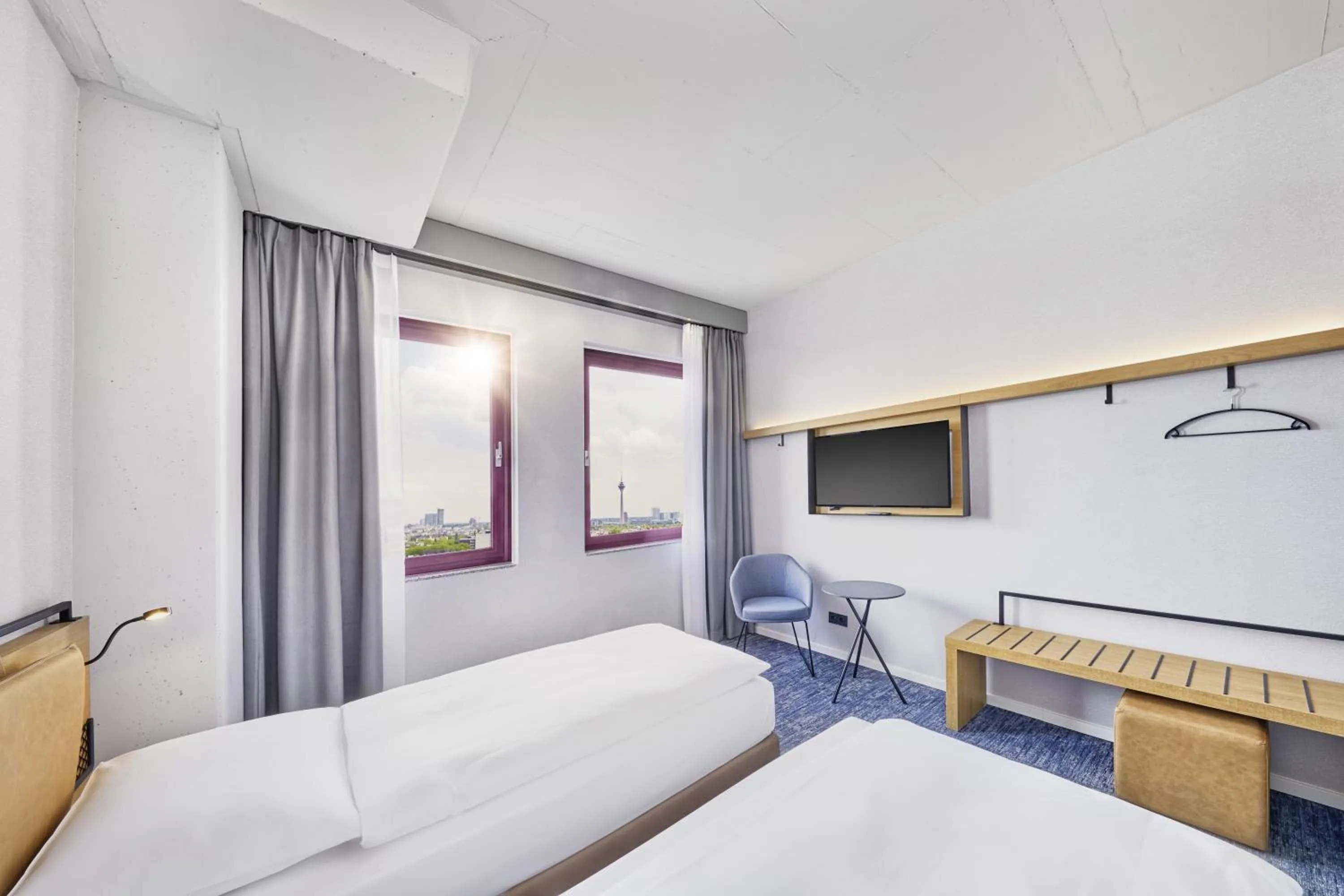 Bedroom, Bed in H2 Hotel Düsseldorf Seestern